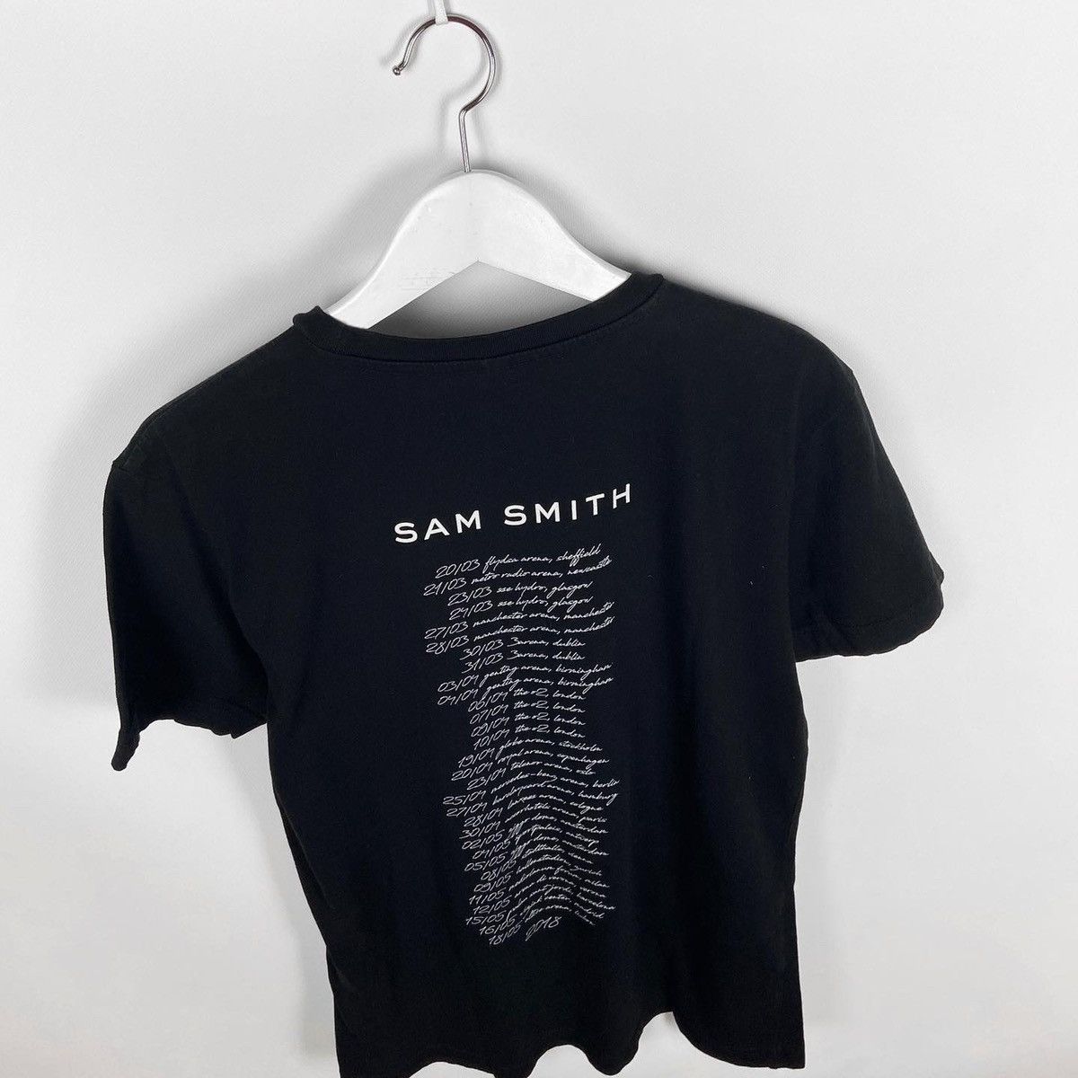 Band Tees Sam Smith 2018 tour rare tee size M black Pop music artist Size US M / EU 48-50 / 2 - 3 Thumbnail