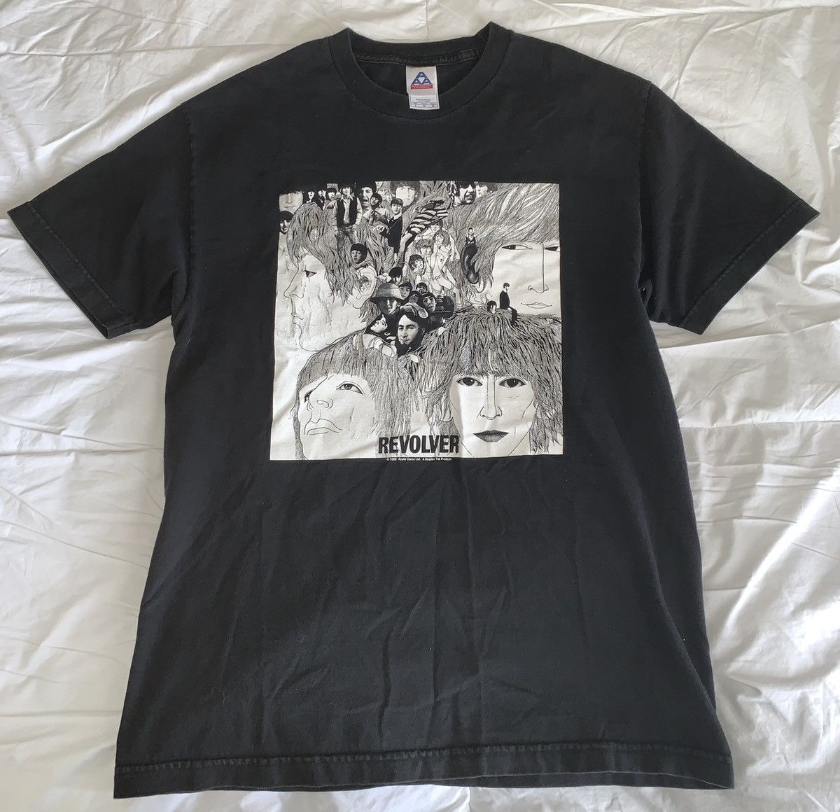 Vintage 90s/late 00s Beatles Revolver T-shirt