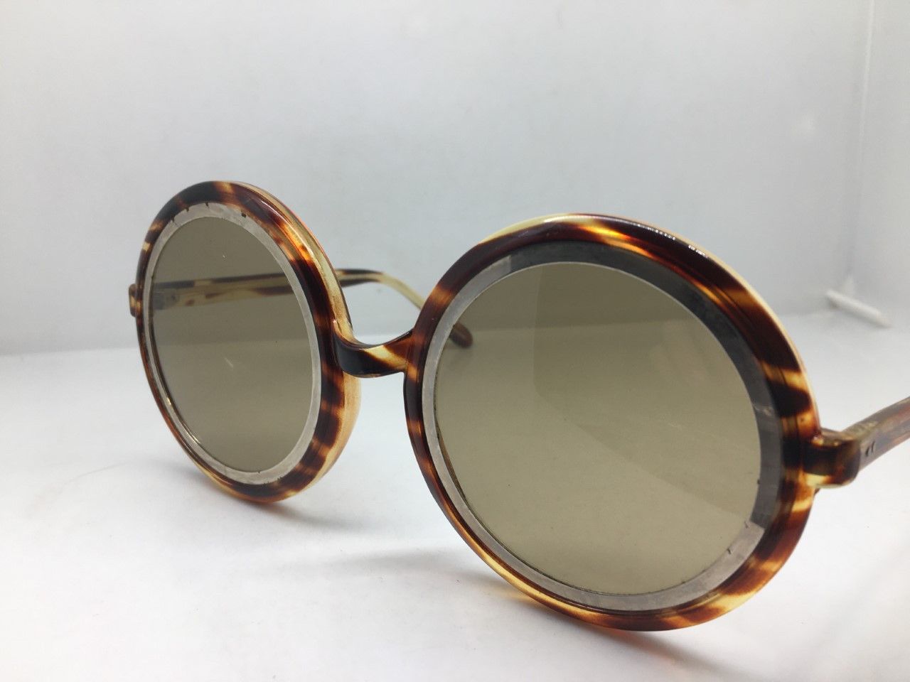 Vintage '68 MOD OP ART ITALIA OVERSIZE SUNGLASSES VINTAGE Size ONE SIZE - 2 Thumbnail
