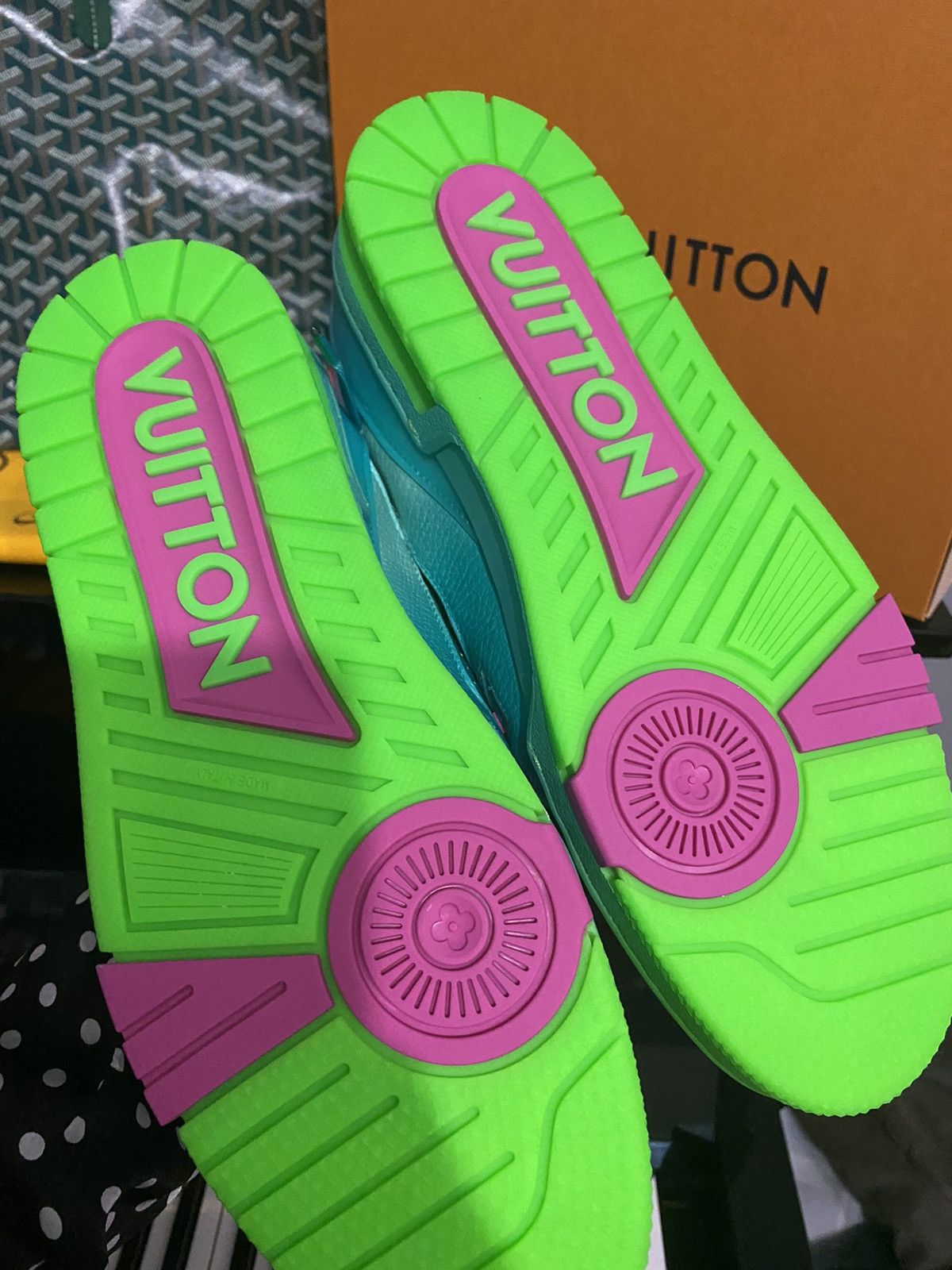 Virgil Abloh Louis Vuitton Trainer Green Ombre Size US 10 / EU 43 - 8 Thumbnail