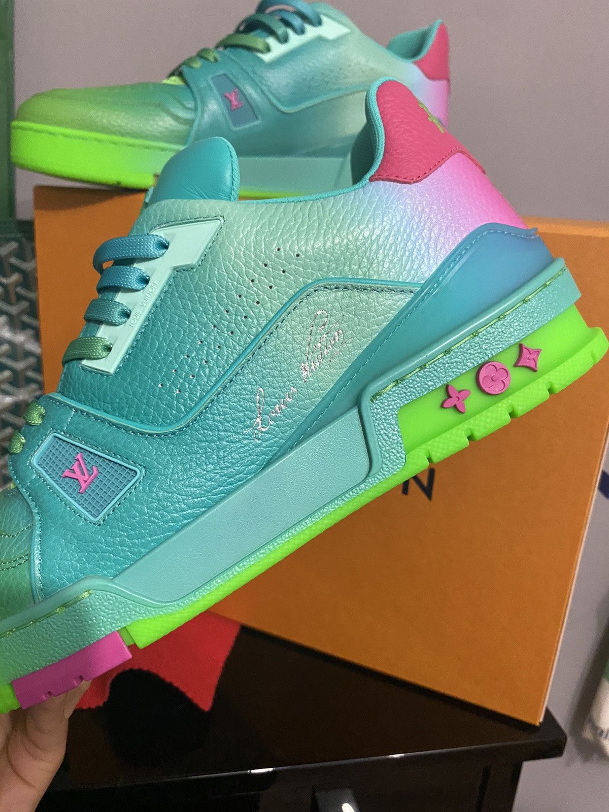 Virgil Abloh Louis Vuitton Trainer Green Ombre Size US 10 / EU 43 - 7 Thumbnail