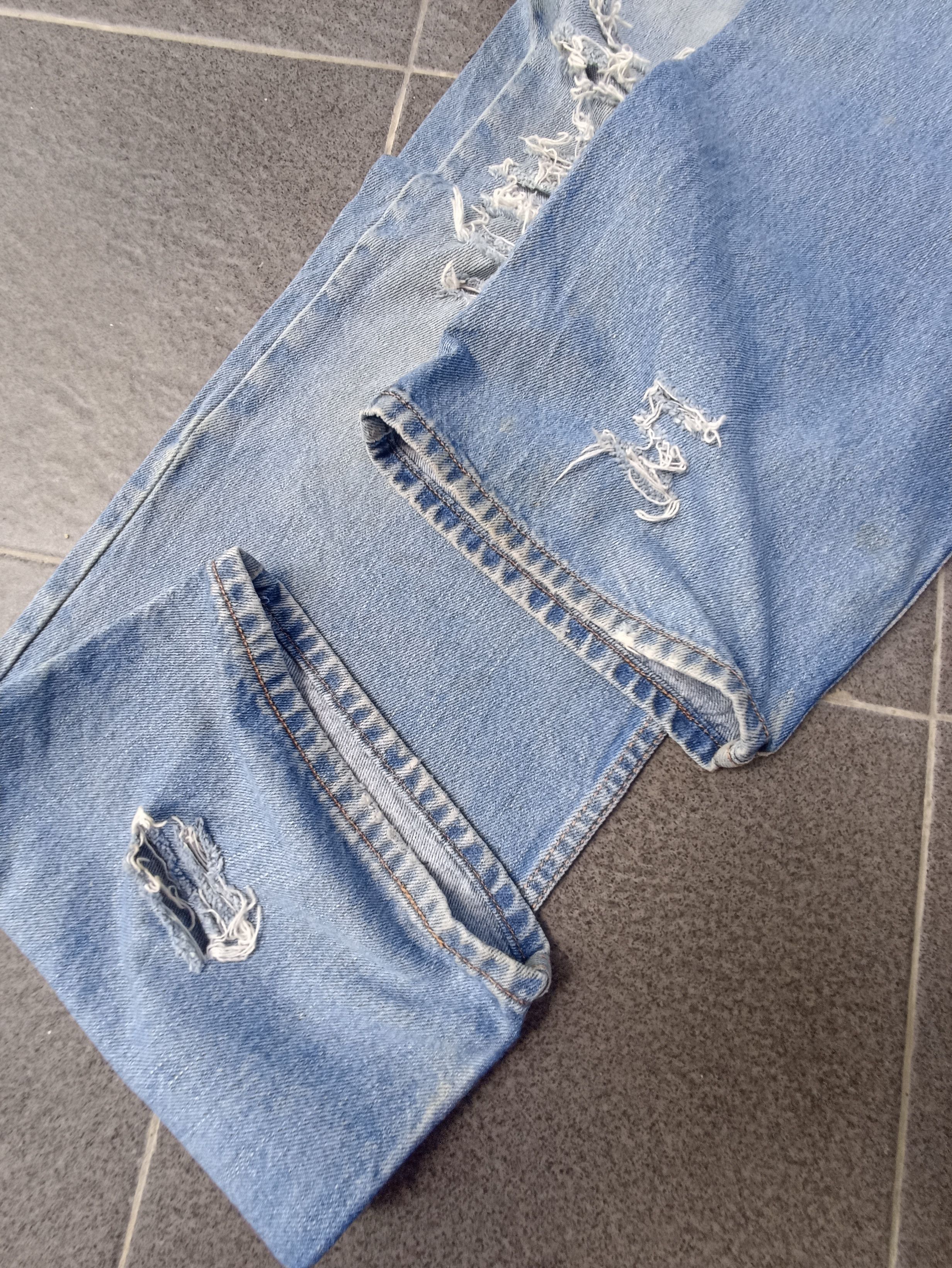Jean × Levi's × Vintage Vintage Levis 505 Distressed Blue Wash 42x30 - J239 Size US 42 / EU 58 - 8 Thumbnail