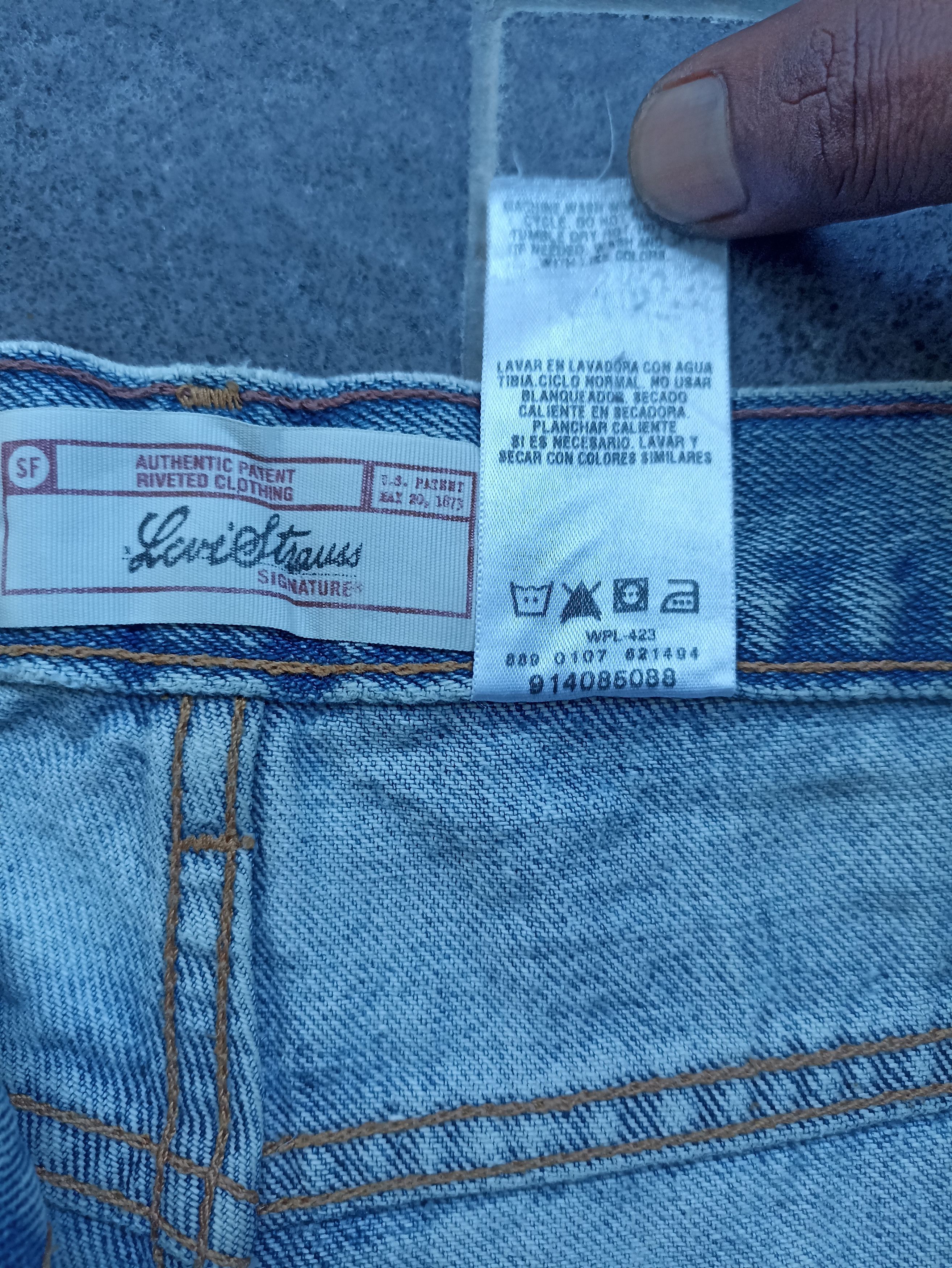Jean × Levi's × Vintage Vintage Levis Signature Loose Relaxed Fit - J245 Size US 33 - 5 Thumbnail
