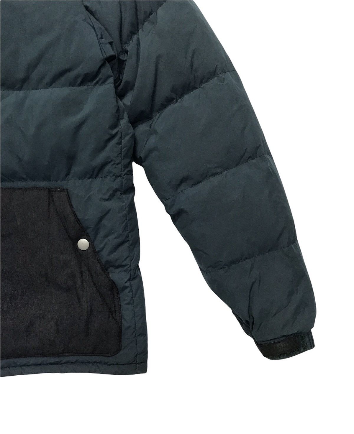 Jun Takahashi × Undercover × Uniqlo undercover X uniqlo Puffer jacket Size US M / EU 48-50 / 2 - 4 Thumbnail