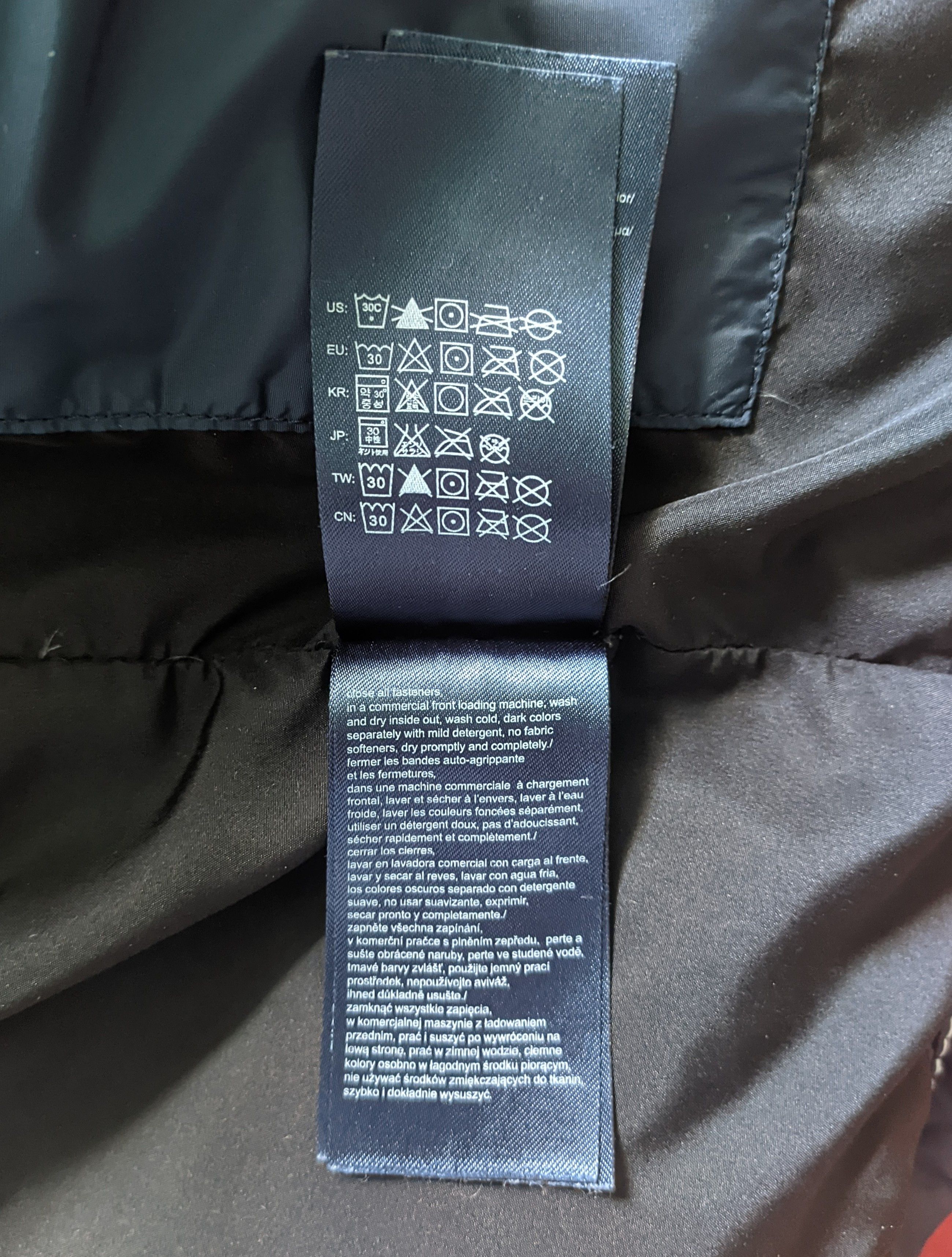 Tommy Hilfiger Tommy Hilfiger Hooded Puffer Down Jacket M Luxury Fashion Size US M / EU 48-50 / 2 - 13 Thumbnail