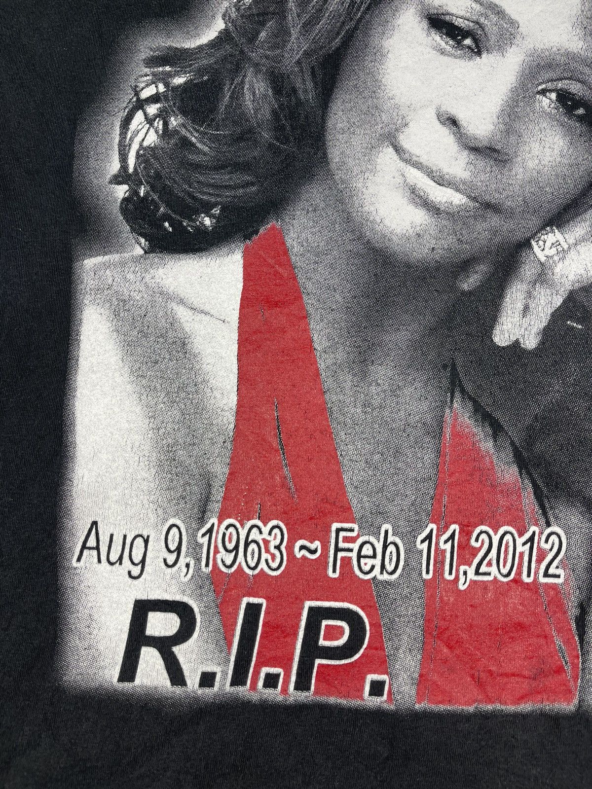 Rap Tees × Vintage Vintage Y2K Rip Whitney Houston Memorial Faded Tee Size US XL / EU 56 / 4 - 4 Thumbnail