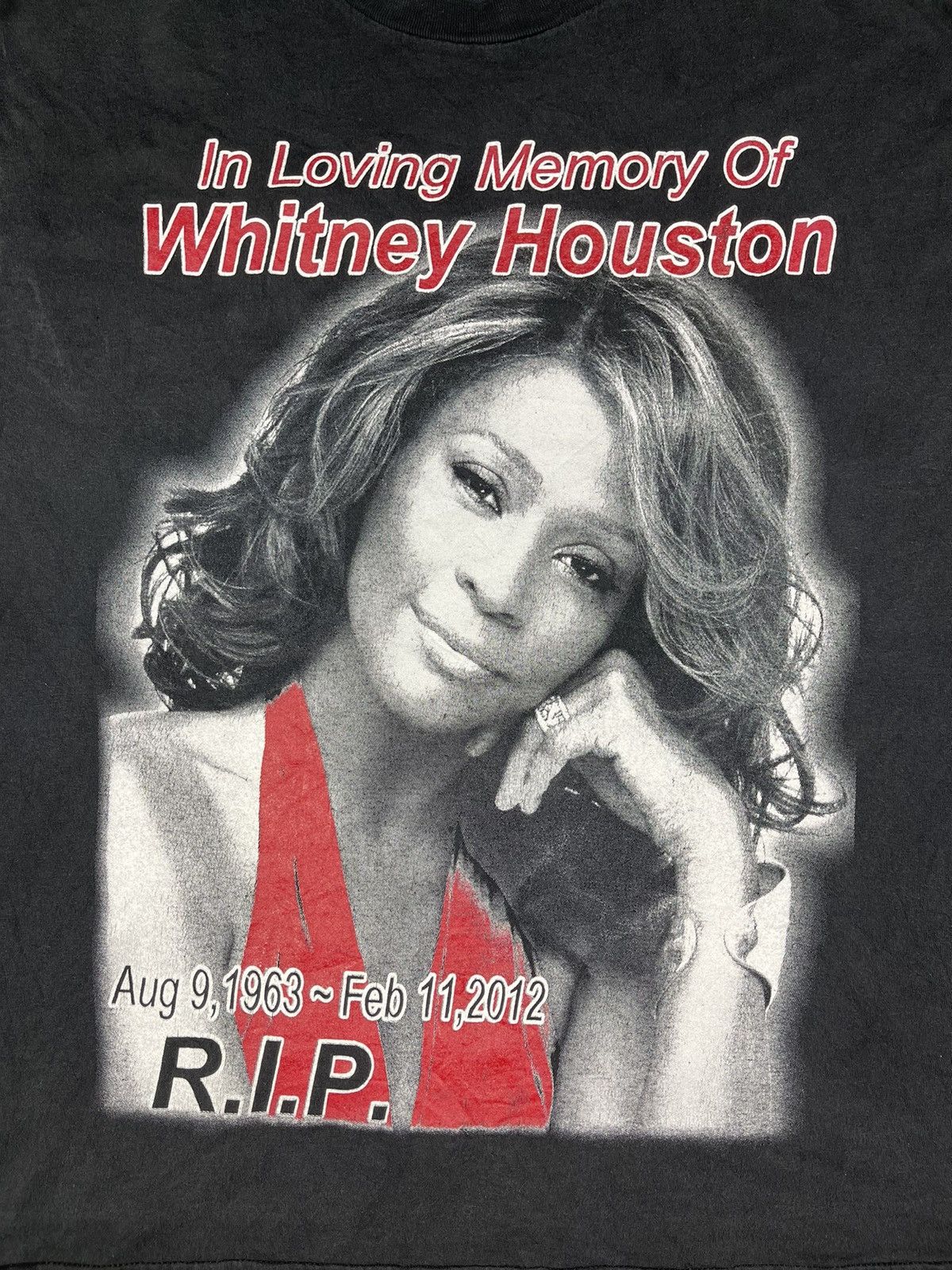 Rap Tees × Vintage Vintage Y2K Rip Whitney Houston Memorial Faded Tee Size US XL / EU 56 / 4 - 2 Thumbnail