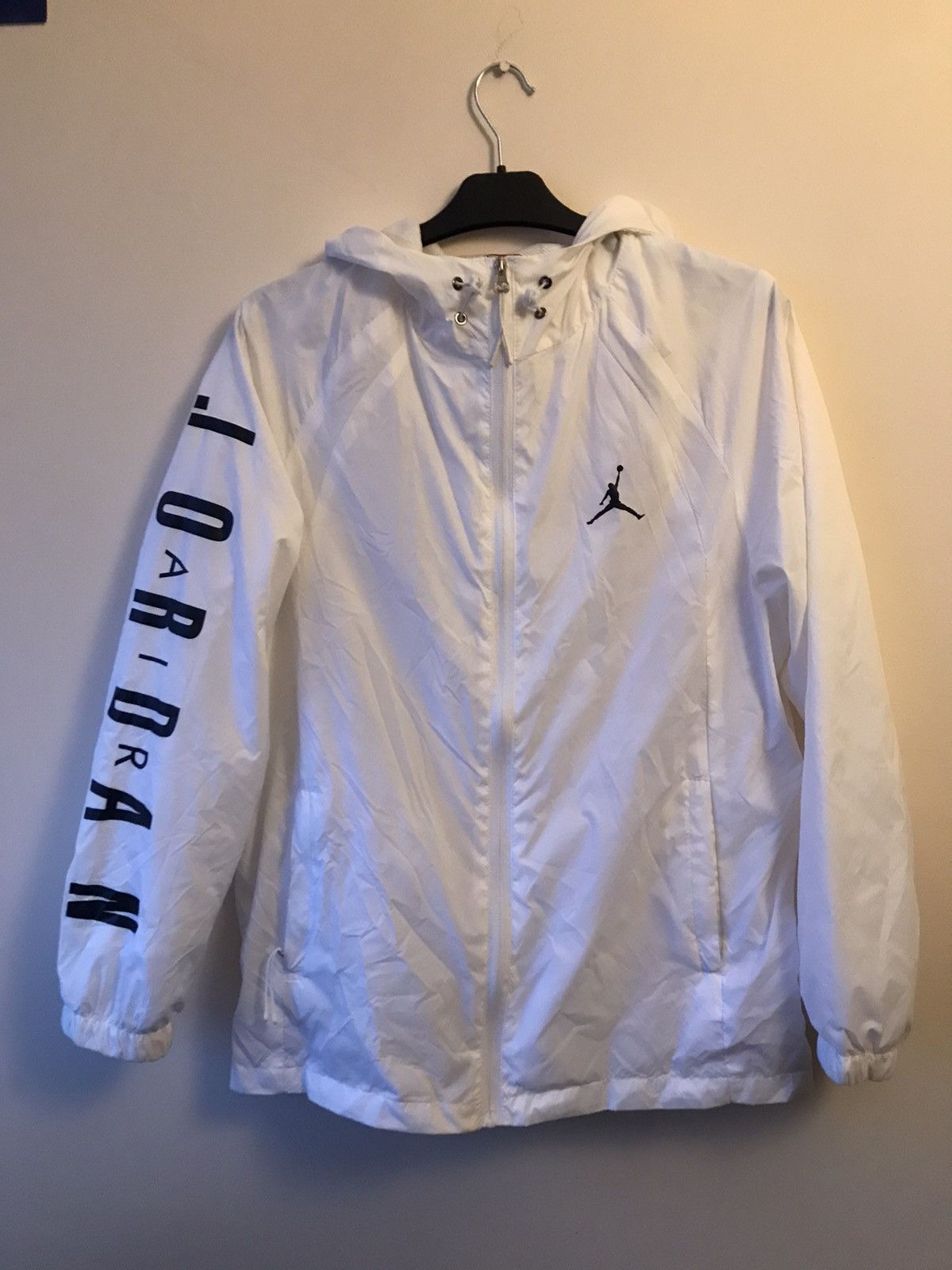 Jordan windbreaker white best sale