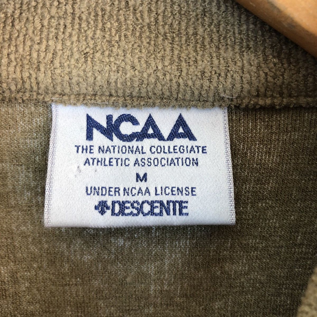 Descente × NCAA NCAA DESCENTE LIGHT JACKET Size US M / EU 48-50 / 2 - 7 Thumbnail