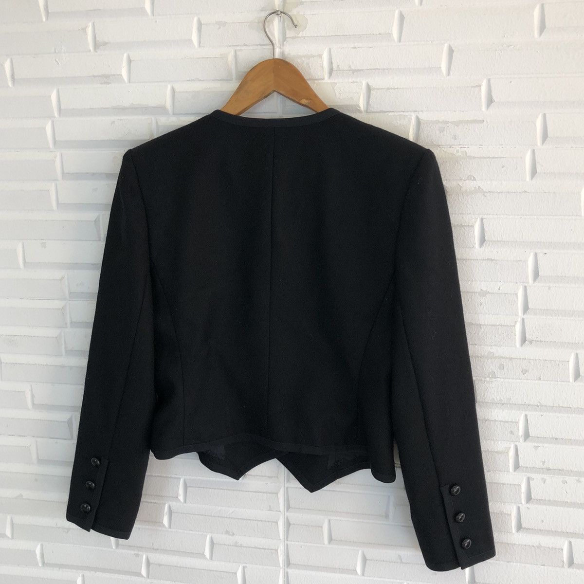 Designer × Givenchy GIVENCHY HI FORMAL CROPPED JACKET Size US S / EU 44-46 / 1 - 6 Thumbnail