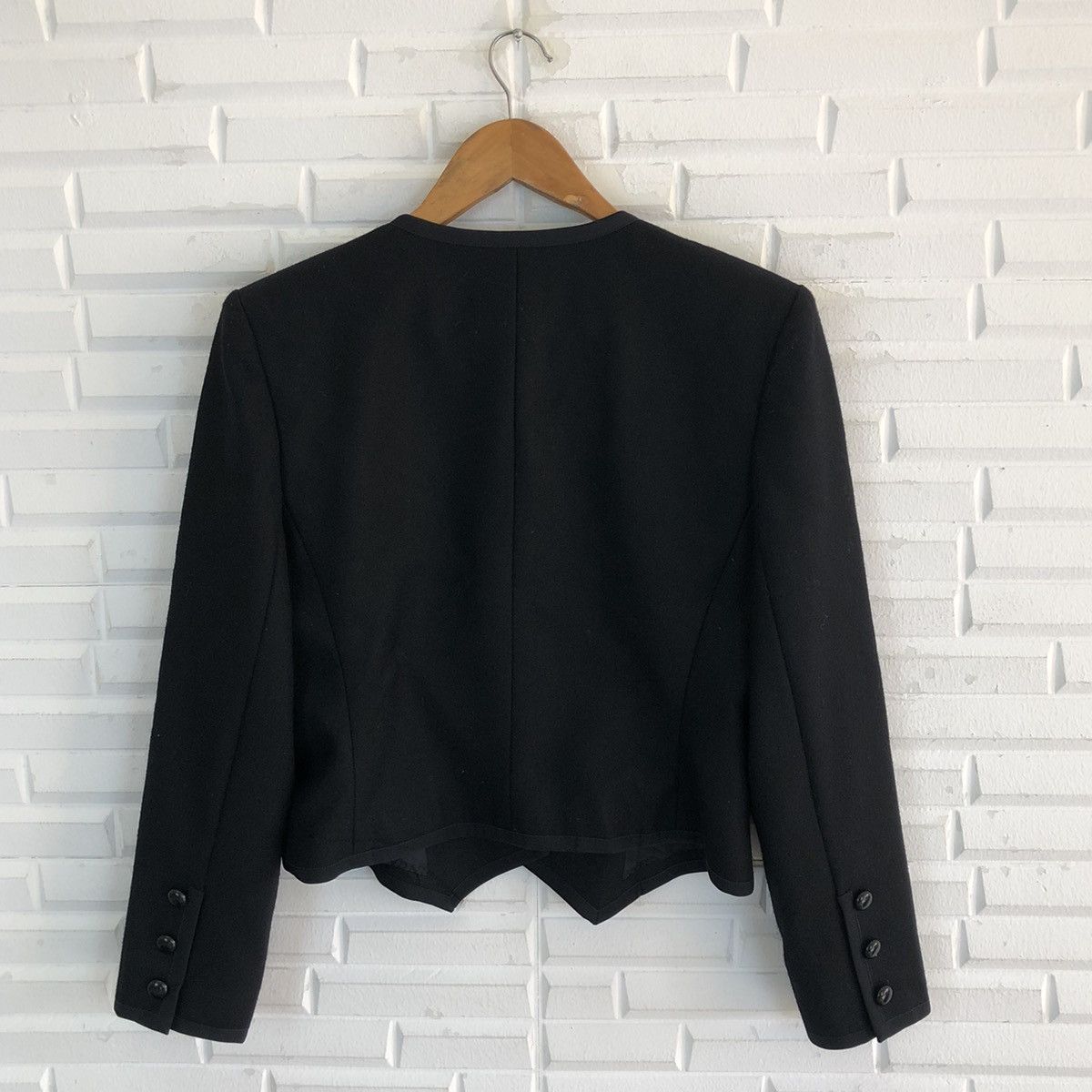 Designer × Givenchy GIVENCHY HI FORMAL CROPPED JACKET Size US S / EU 44-46 / 1 - 5 Thumbnail