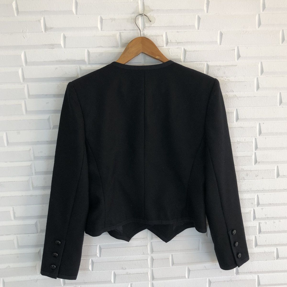 Designer × Givenchy GIVENCHY HI FORMAL CROPPED JACKET Size US S / EU 44-46 / 1 - 7 Thumbnail