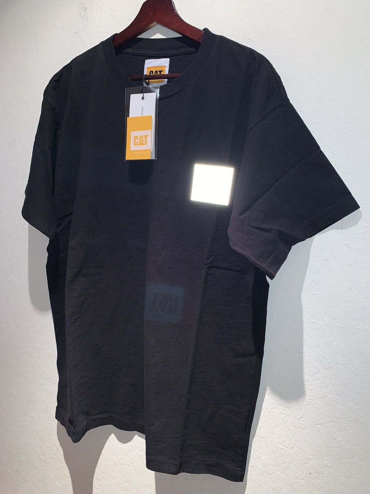 John Elliott *RARE* New John Elliott x CAT Logo T-Shirt - Medium Size US M / EU 48-50 / 2 - 2 Thumbnail