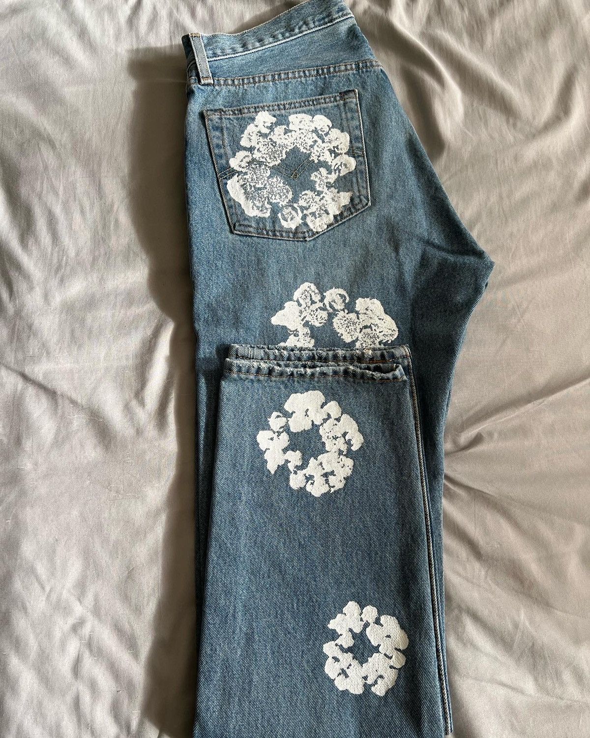 image of Denim Tears The Cotton Wreath Jean Light Wash Size 33X32, Men's