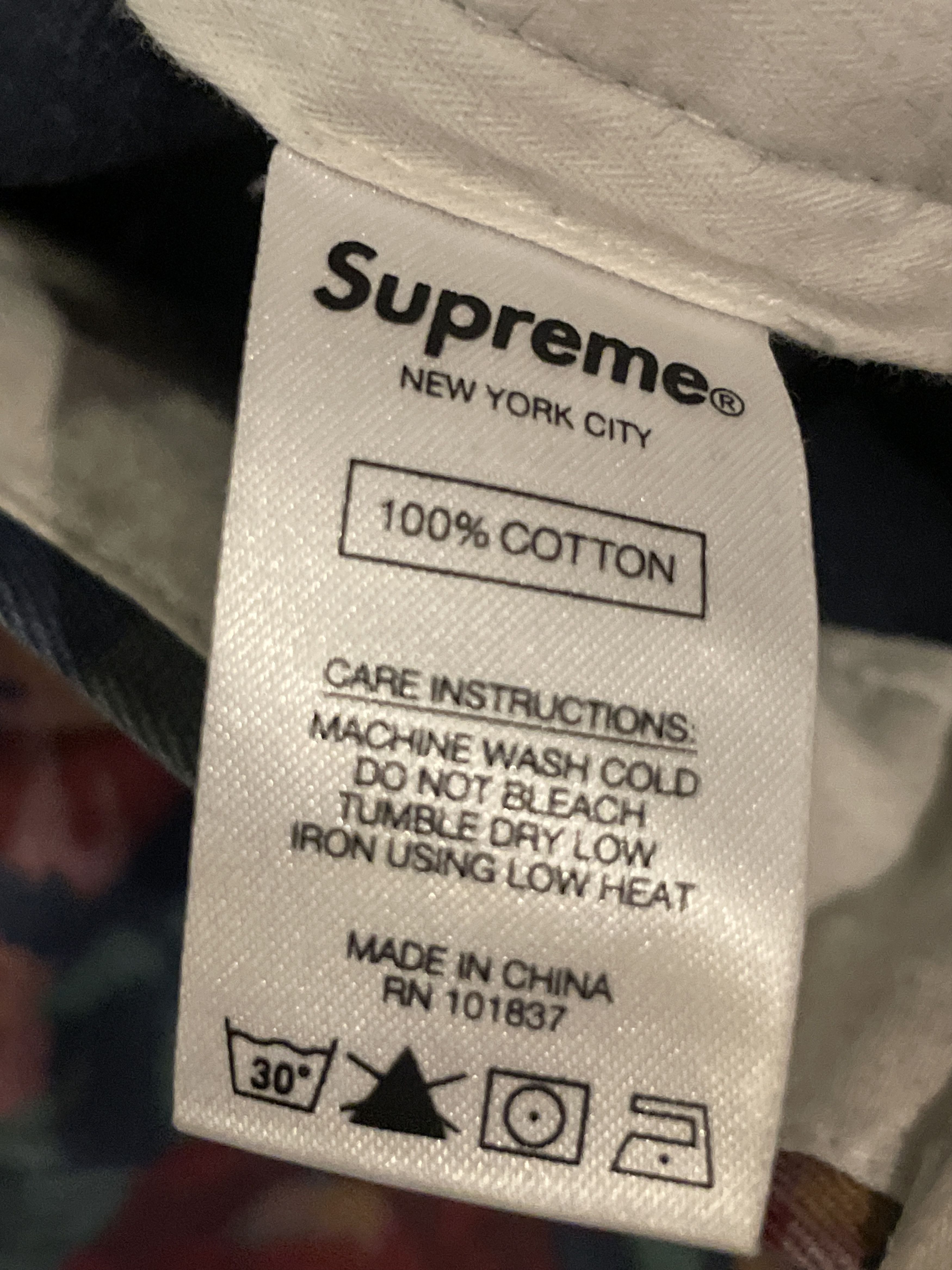 パンツ Supreme Pin Up Chino Pant Digi Floral Supreme Pin Up Chino Pant (FW20) - $148