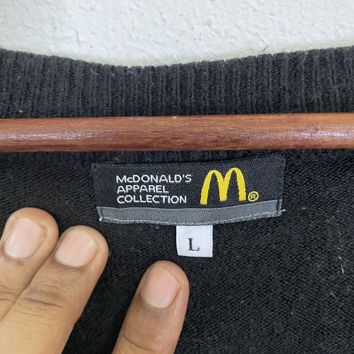 Aran Isles Knitwear Vtg Mcdonald’s Apparel Collection V-neck Knitwear Sweatshirt Size US M / EU 48-50 / 2 - 5 Thumbnail