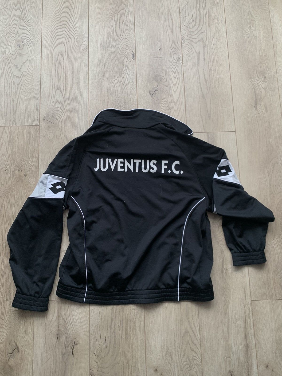 Lotto Sport × Vintage Lotto Juventus vintage soccer tracktop Size US M / EU 48-50 / 2 - 9 Thumbnail
