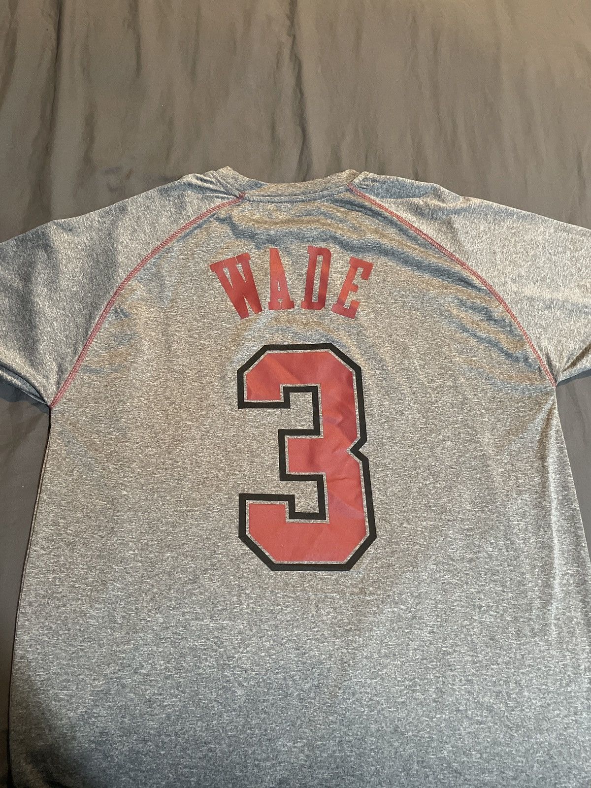 NBA Miami Heat D Wade T Shirt Size US L / EU 52-54 / 3 - 2 Preview