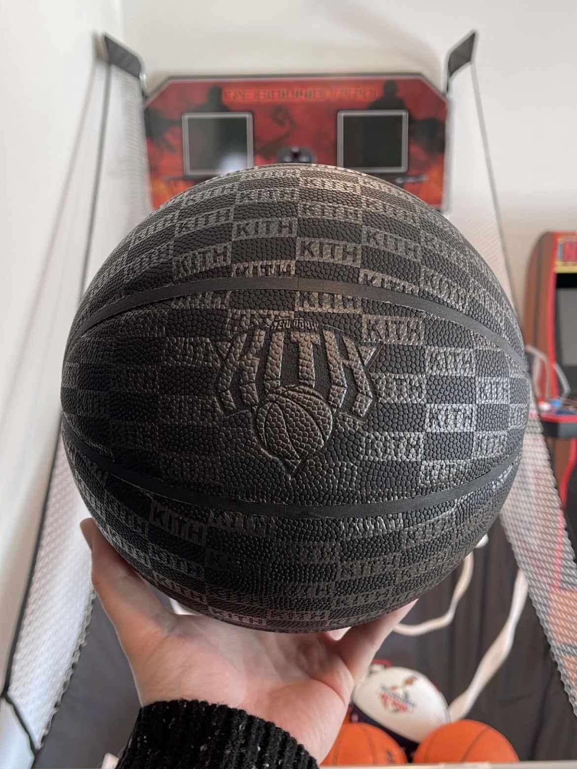 Kith × Wilson Kith Wilson Knicks Monogram Basketball Size ONE SIZE - 1 Thumbnail