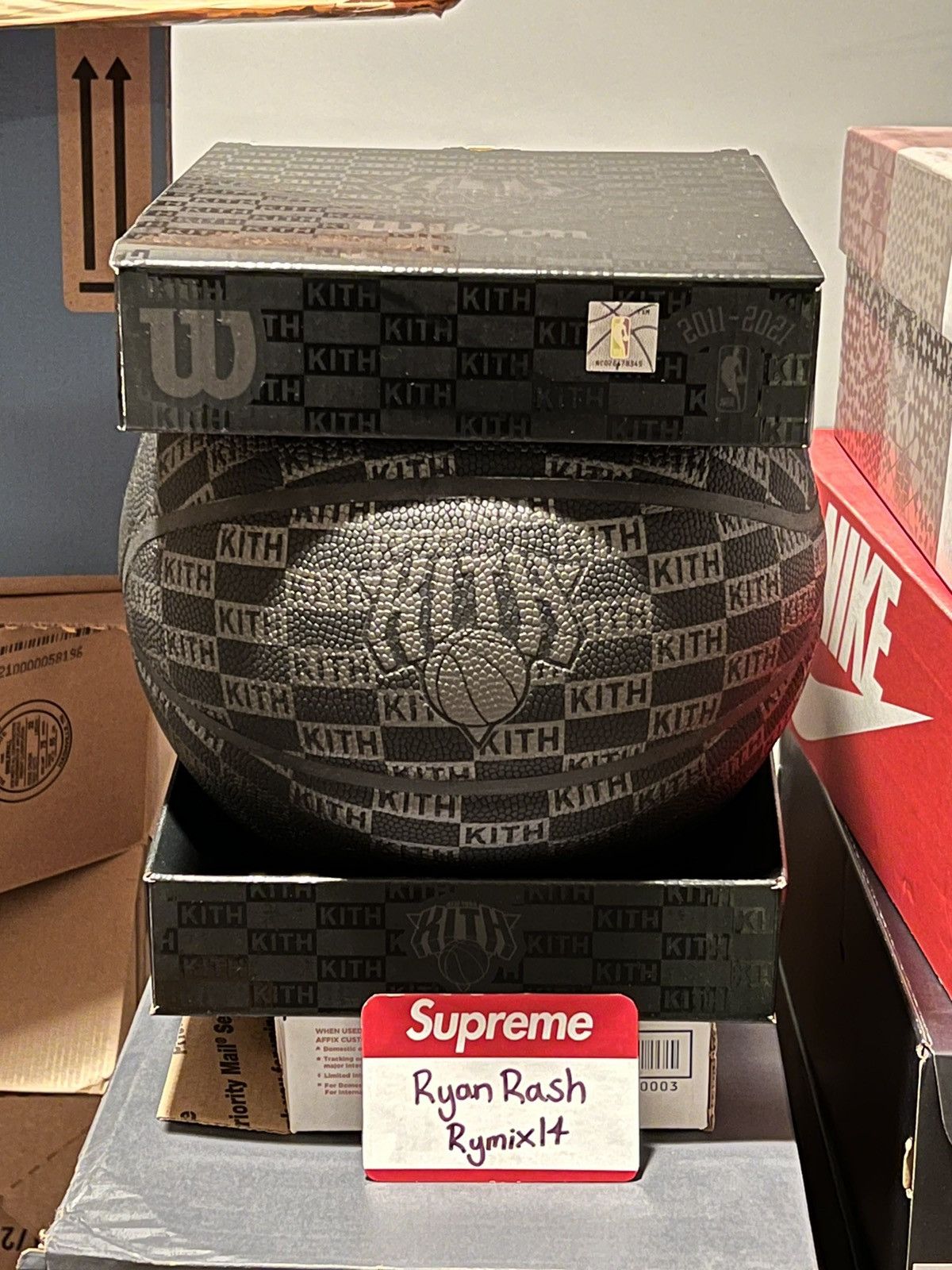 Kith × Wilson Kith Wilson Knicks Monogram Basketball Size ONE SIZE - 3 Thumbnail