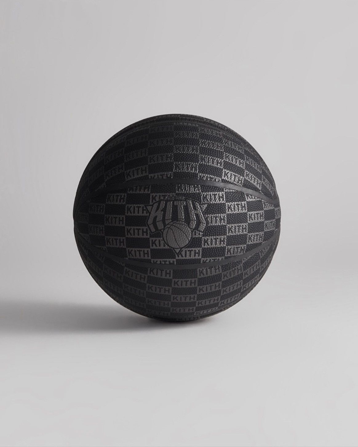 Kith × Wilson Kith Wilson Knicks Monogram Basketball Size ONE SIZE - 4 Thumbnail