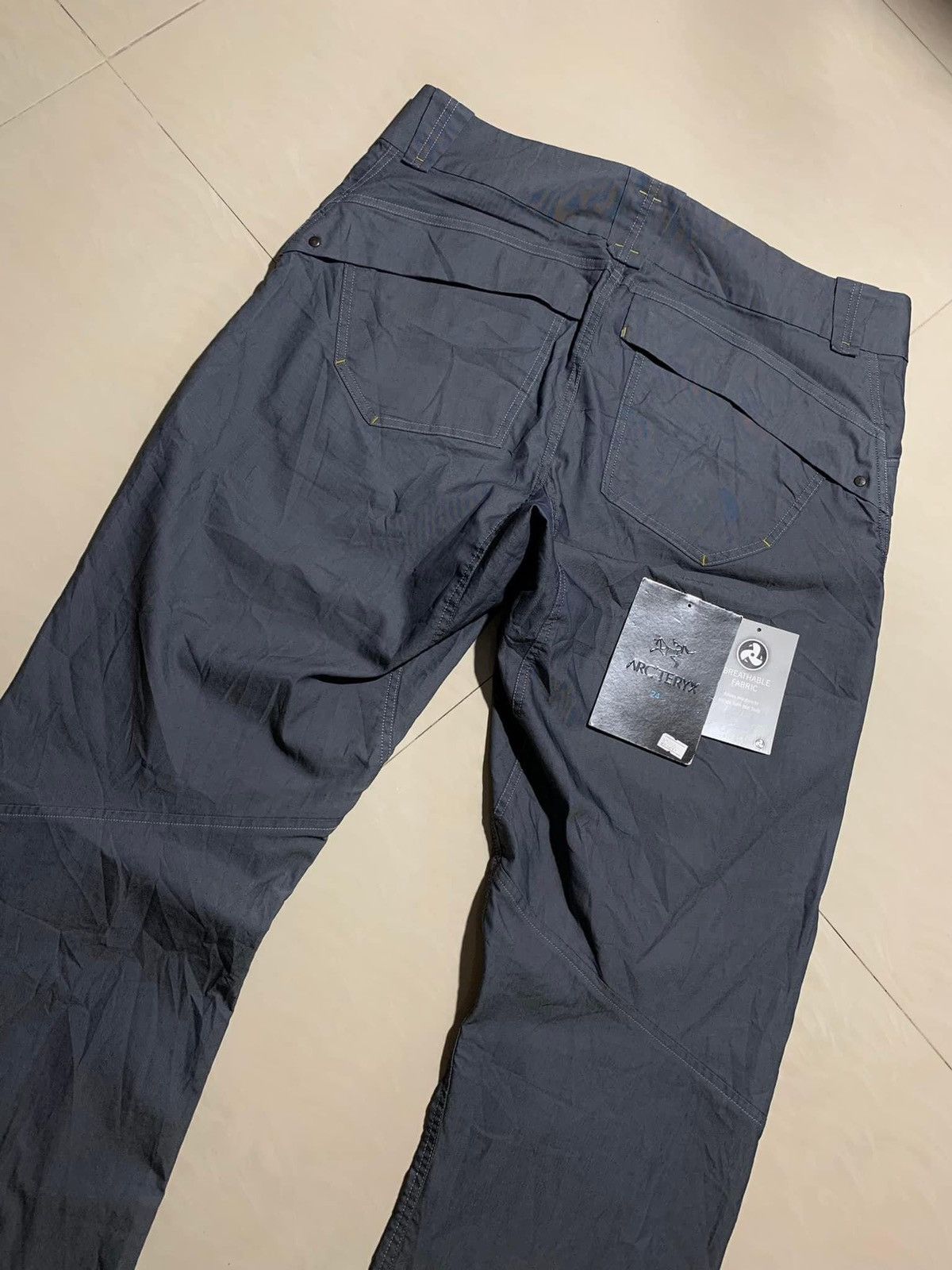 ARC&#39;TERYX - ARC&#39;TERYX　trim  fit coupe ajusteeパンツ　３２ ARC'TERYX アークテリクス Trim fit Coupe ajustee ハーフパンツ