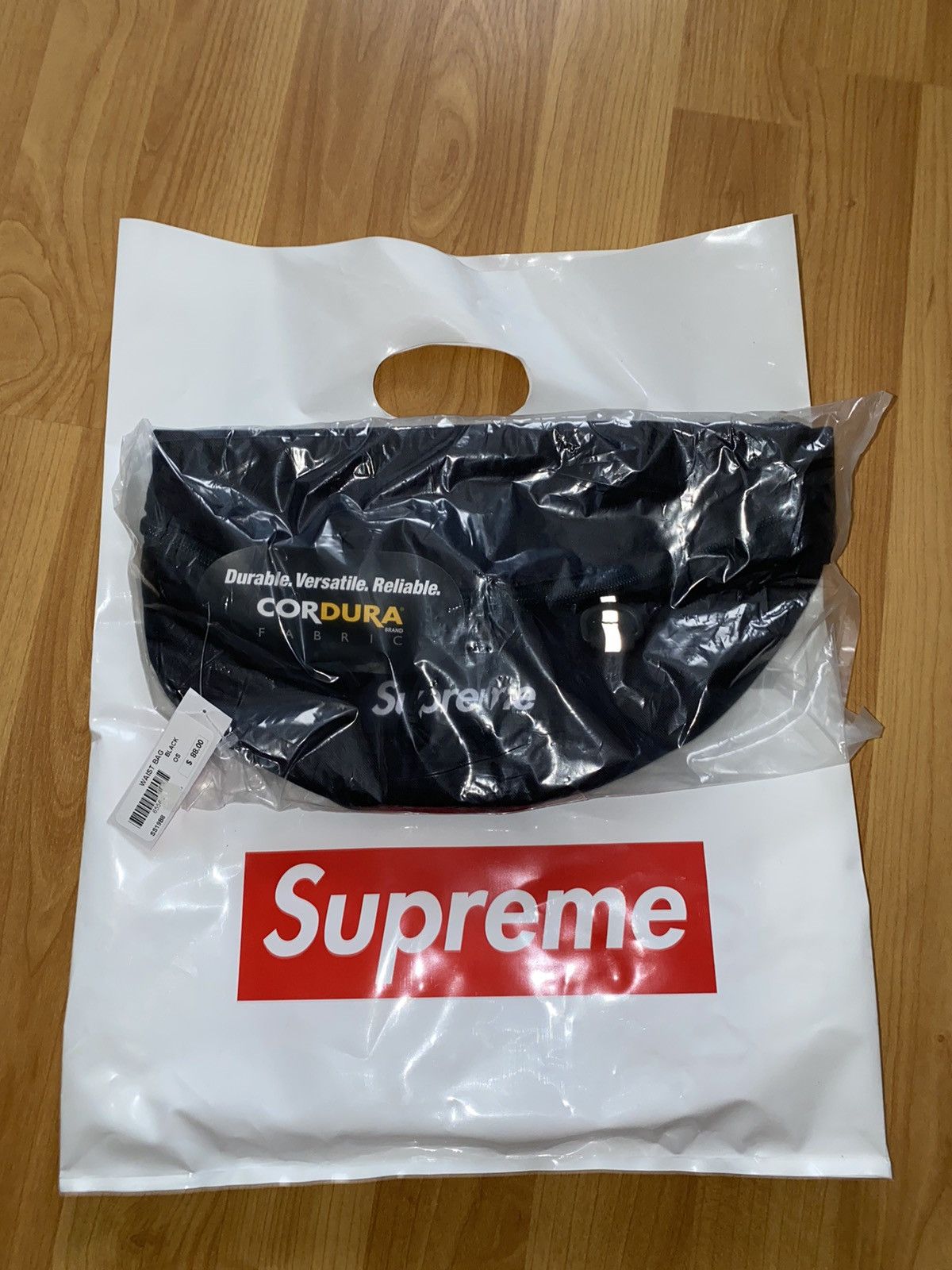 Supreme black 2024 waist bag (SS19)