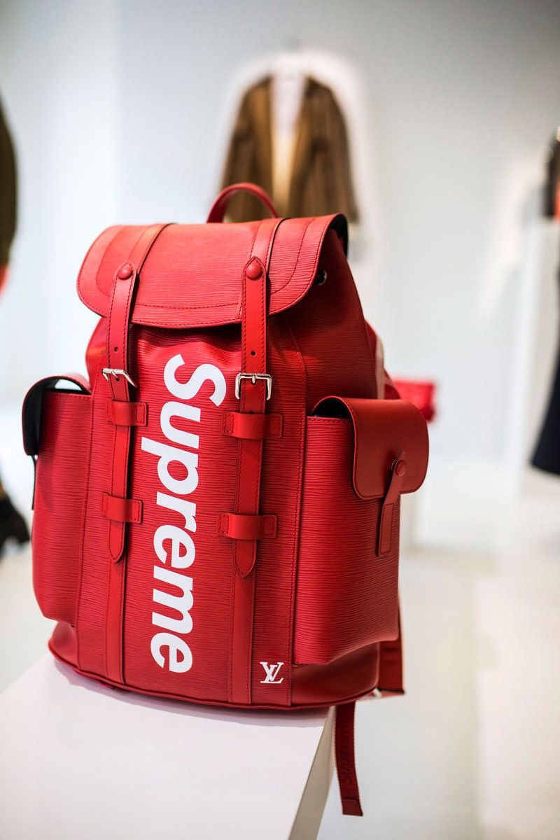 Louis Vuitton × Supreme Supreme Louis Vuitton Christopher Bag Red Size ONE SIZE - 1 Thumbnail