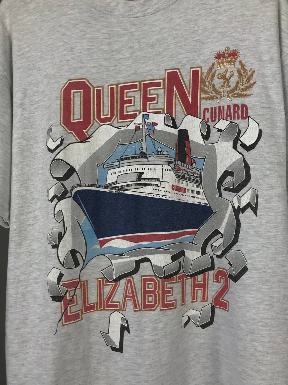 Vintage Queen Elizabeth 2 1992 vintage movie made in USA tee Size US XL / EU 56 / 4 - 3 Thumbnail