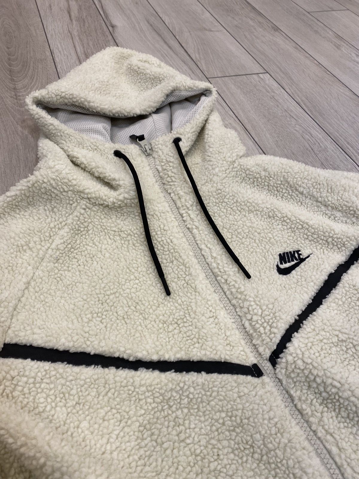 Nike White Nike Tech-fleece Sherpa Size US L / EU 52-54 / 3 - 2 Preview