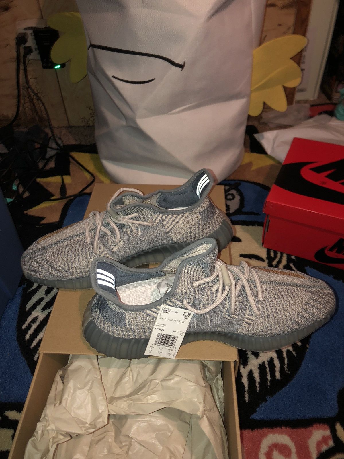 Adidas Yeezy Boost 350 V2 Israfil Size US 12 / EU 45 - 5 Thumbnail