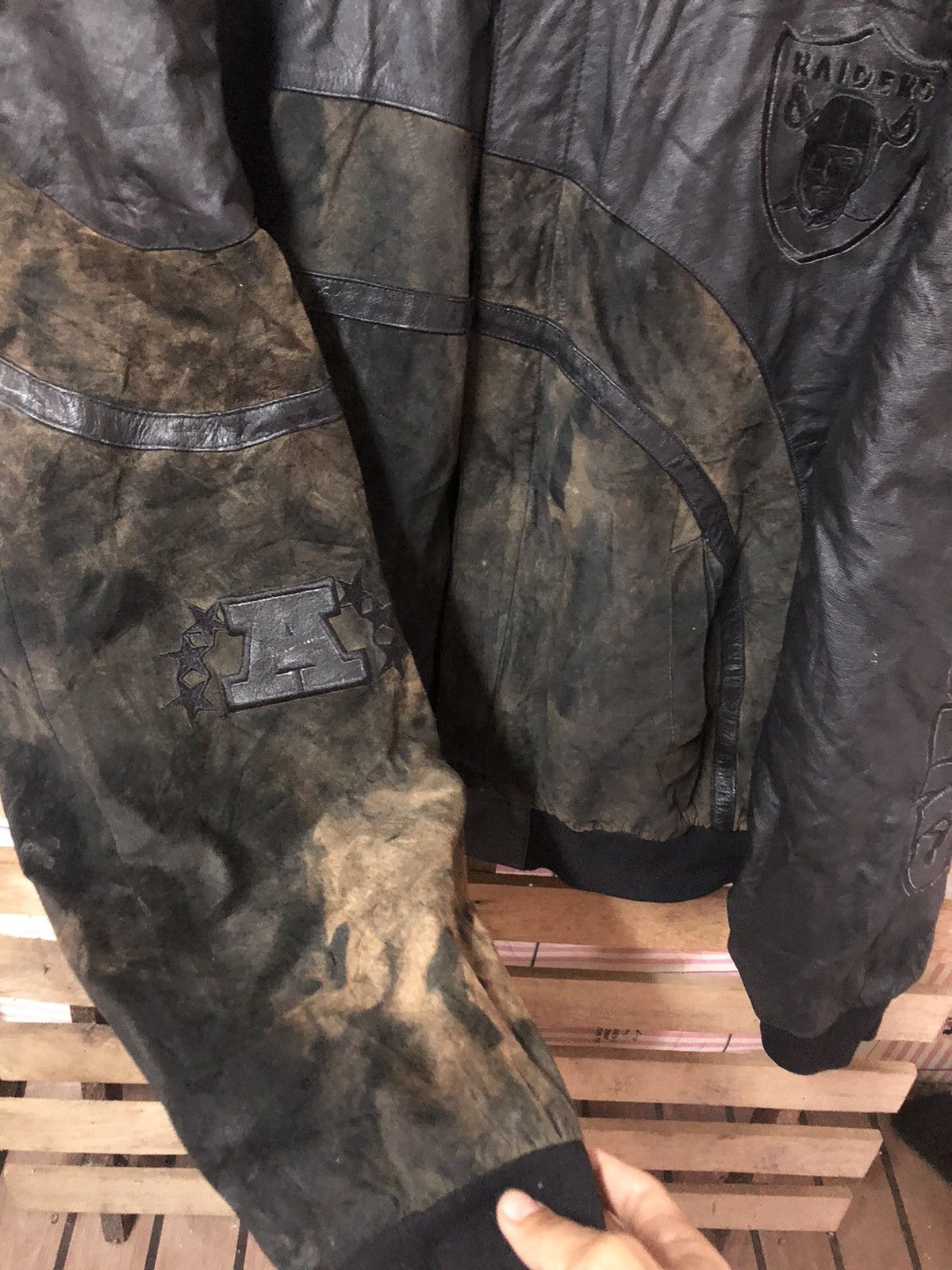 Jeff Hamilton × NFL Vintage Jeff Hamilton X Raiders Sun Faded Leather Jacket Size US XL / EU 56 / 4 - 6 Thumbnail