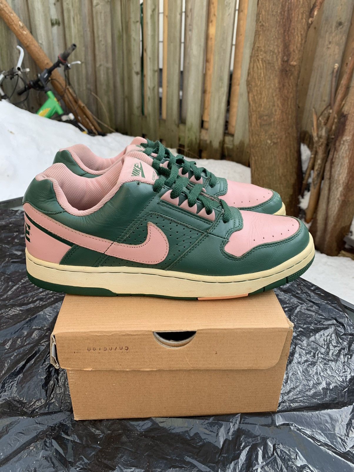 Vintage 2004Nike Delta Force Low Top Green Pink Basketball Shoes Women Sz10 Nike Vintage Delta Force 2004 Low Grey Blue White 308760-011  main image 3