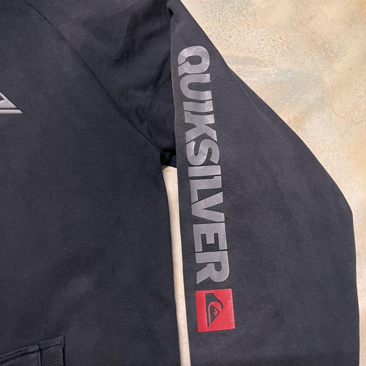 Quiksilver Vintage Quiksilver Hoodie Big Logo Distressed Size US L / EU 52-54 / 3 - 6 Thumbnail