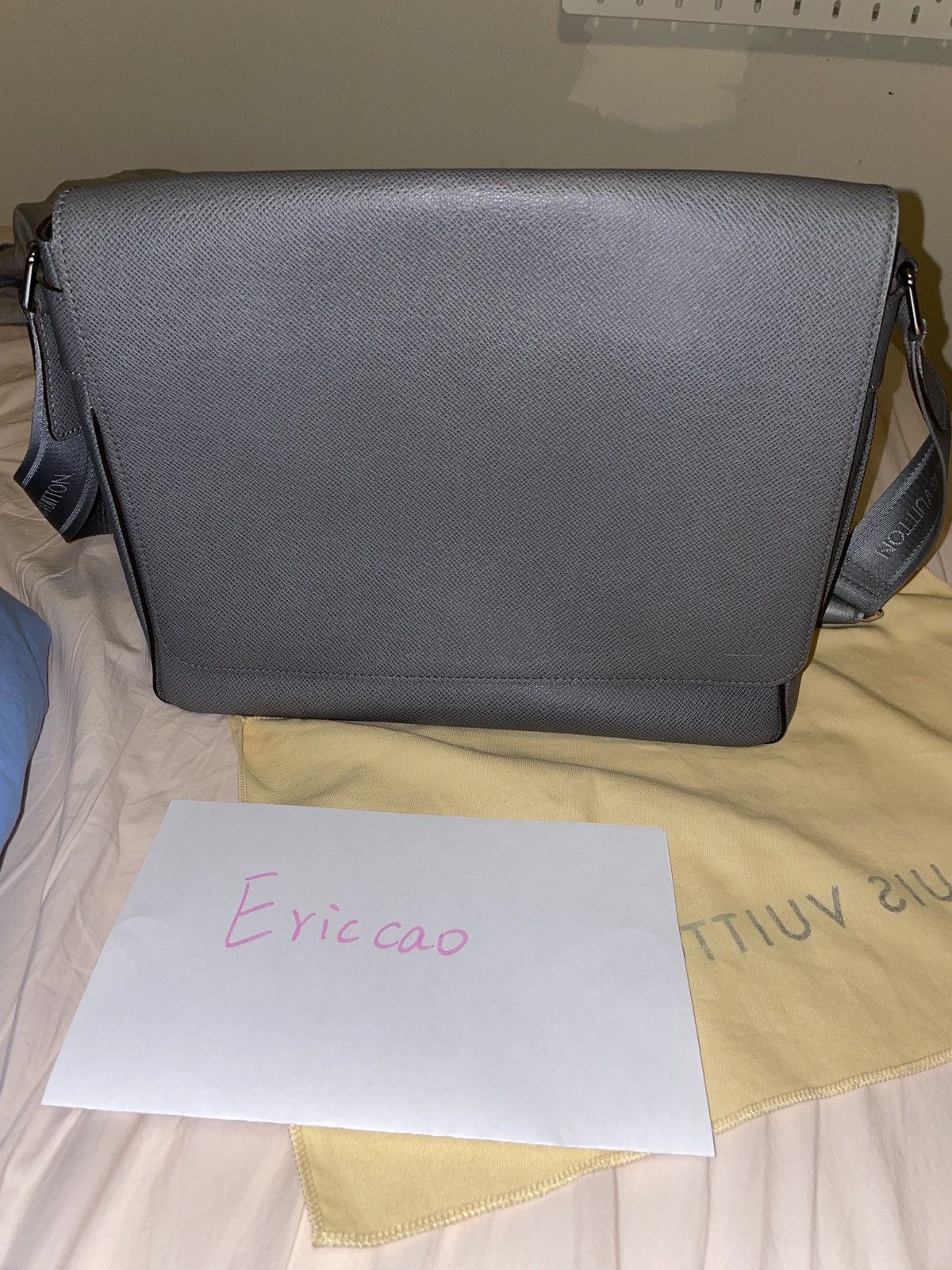 Louis Vuitton ROMAN MESSENGER MM