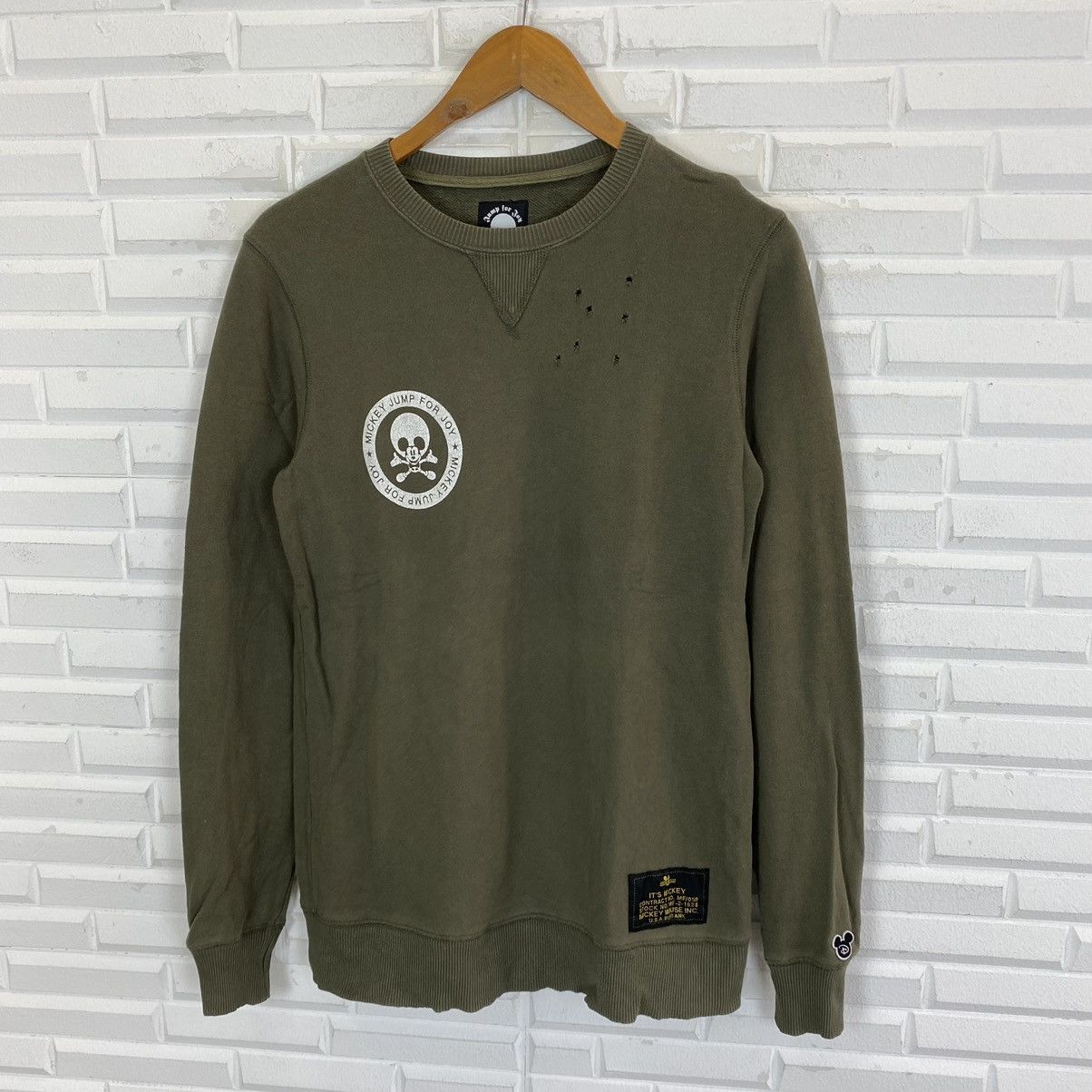 Mickey Mouse RARE!! MICKEY MOUSE JUMP FOR JOY SWEATSHIRT NICE DESIGN Size US S / EU 44-46 / 1 - 4 Thumbnail
