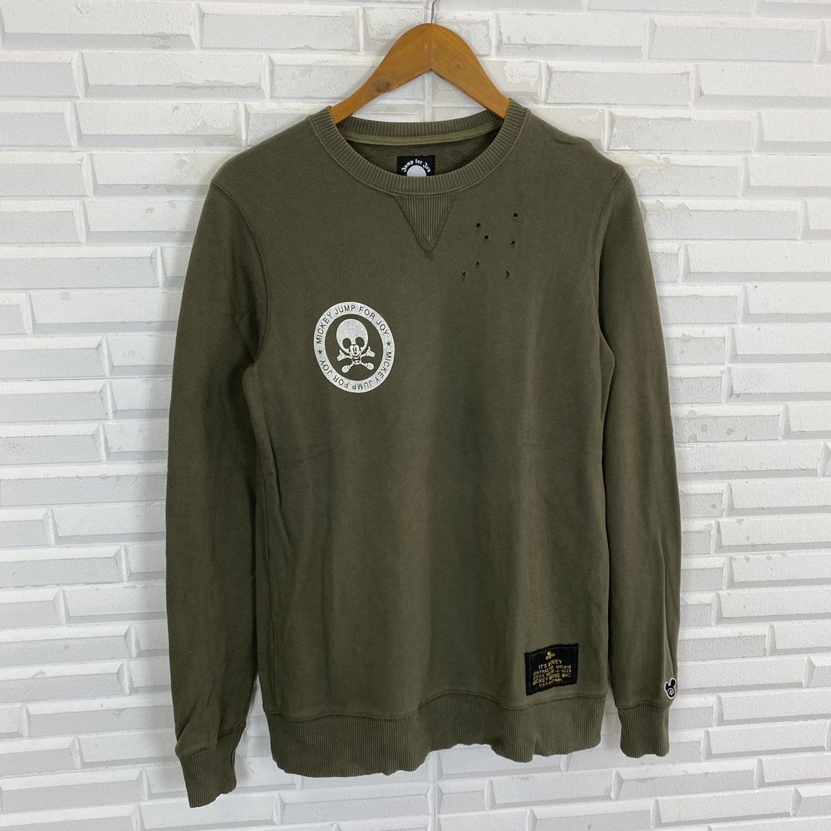Mickey Mouse RARE!! MICKEY MOUSE JUMP FOR JOY SWEATSHIRT NICE DESIGN Size US S / EU 44-46 / 1 - 3 Thumbnail