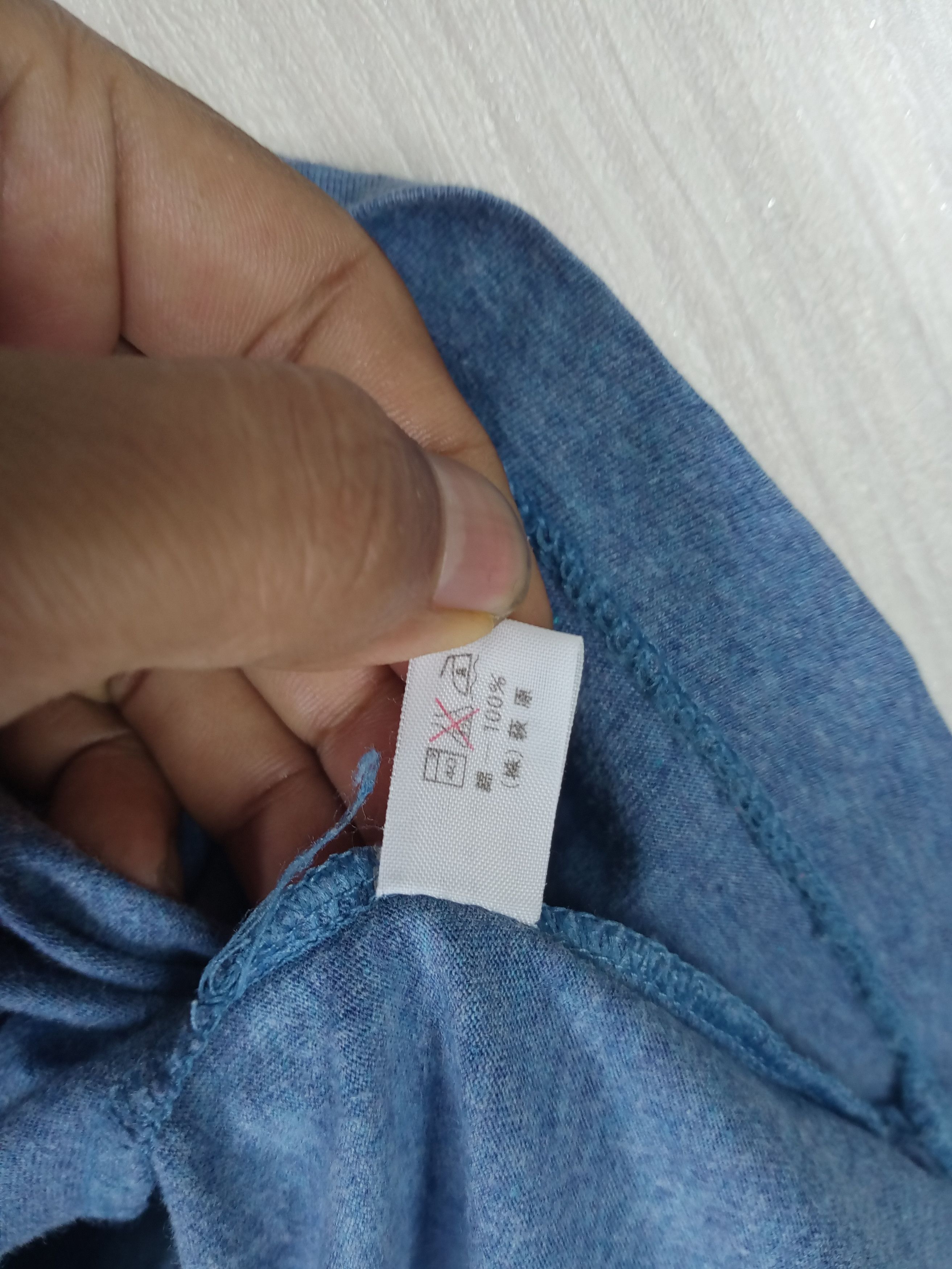 Yves Saint Laurent RARE VINTAGE YVES SAINT LAUREN SMALL LOGO TSHIRT Size US L / EU 52-54 / 3 - 4 Thumbnail