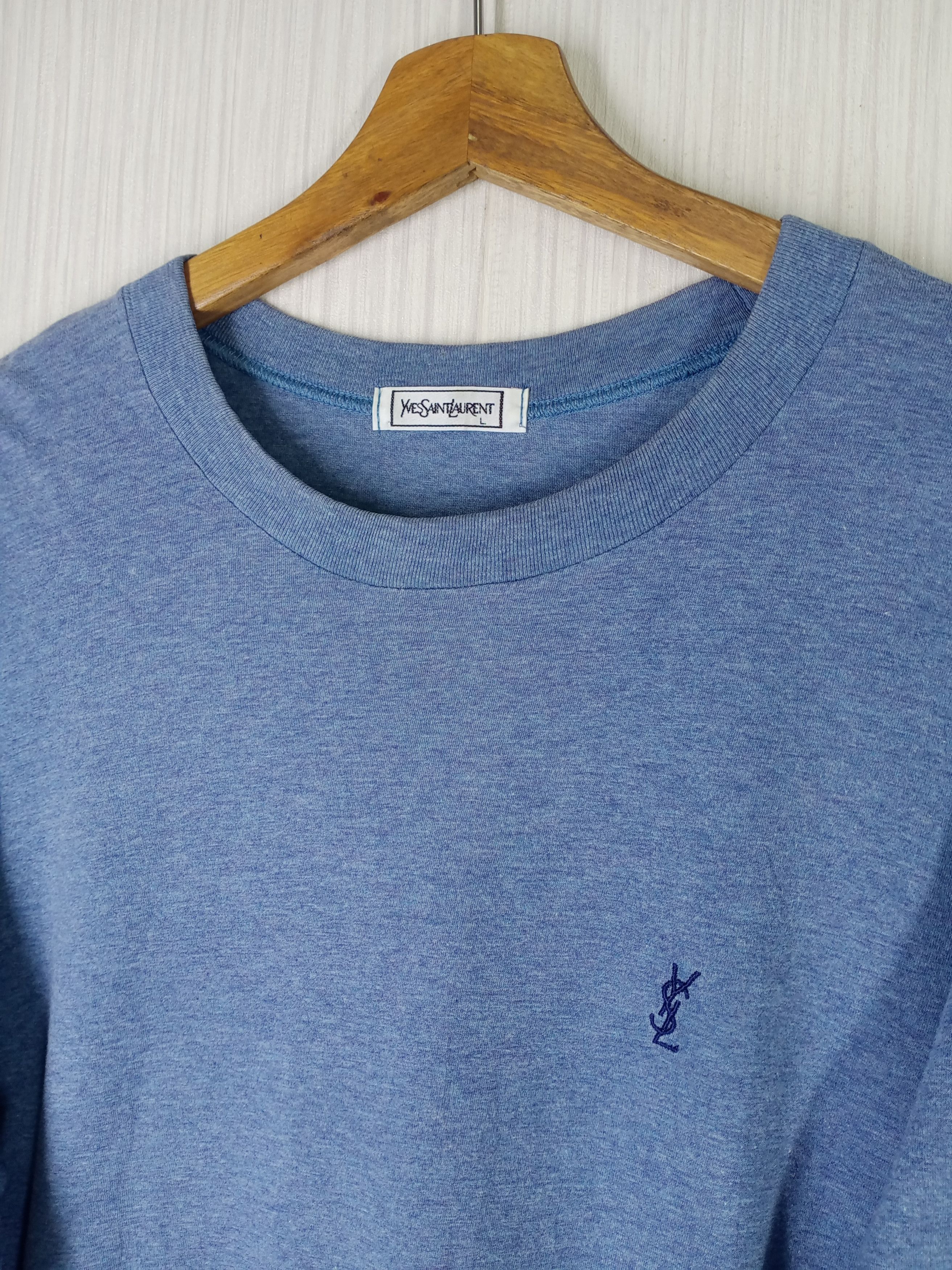 Yves Saint Laurent RARE VINTAGE YVES SAINT LAUREN SMALL LOGO TSHIRT Size US L / EU 52-54 / 3 - 1 Thumbnail