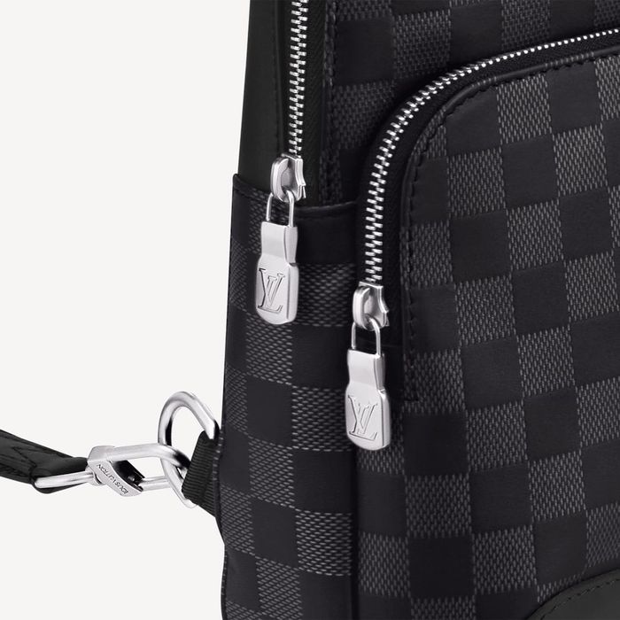 Louis Vuitton MONOSPALLA AVENUE WAISTBAG | Grailed