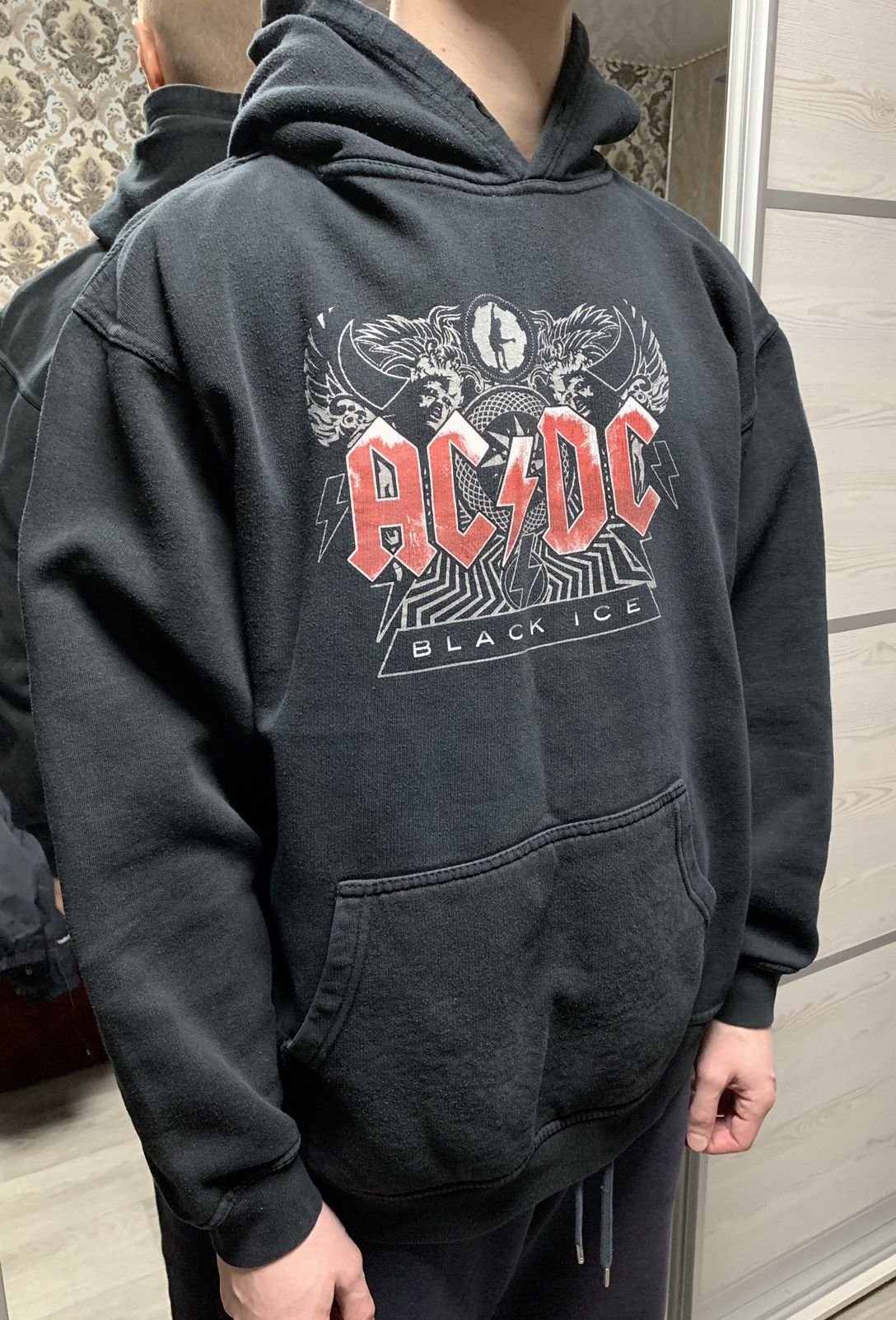 AC/DC Vintage AC⚡️DC black Hoodie Size US XL / EU 56 / 4 - 12 Thumbnail
