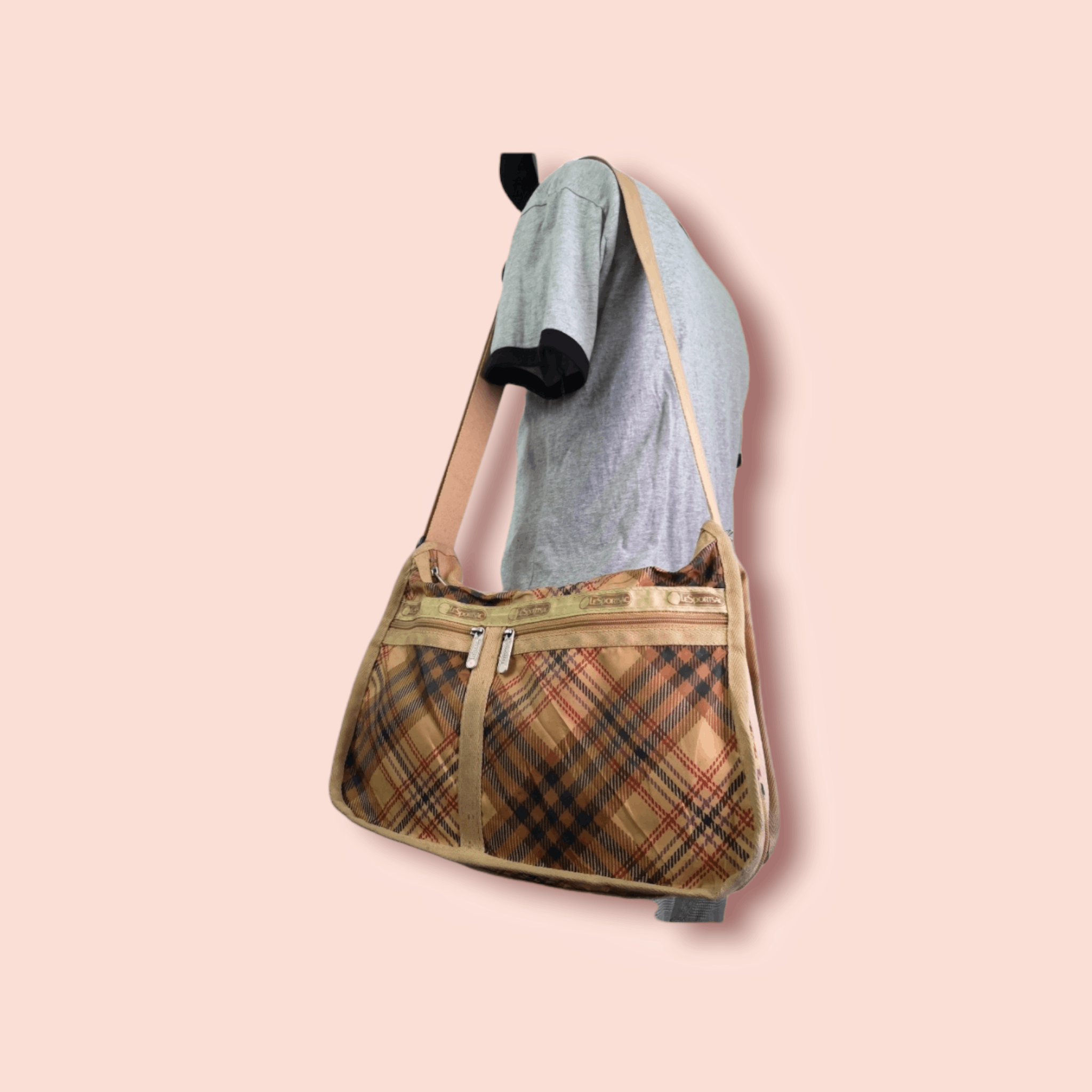 LeSportsac LESPORTSAC CHECKERED CROSSBODY SLING BAG Size ONE SIZE - 2 Thumbnail