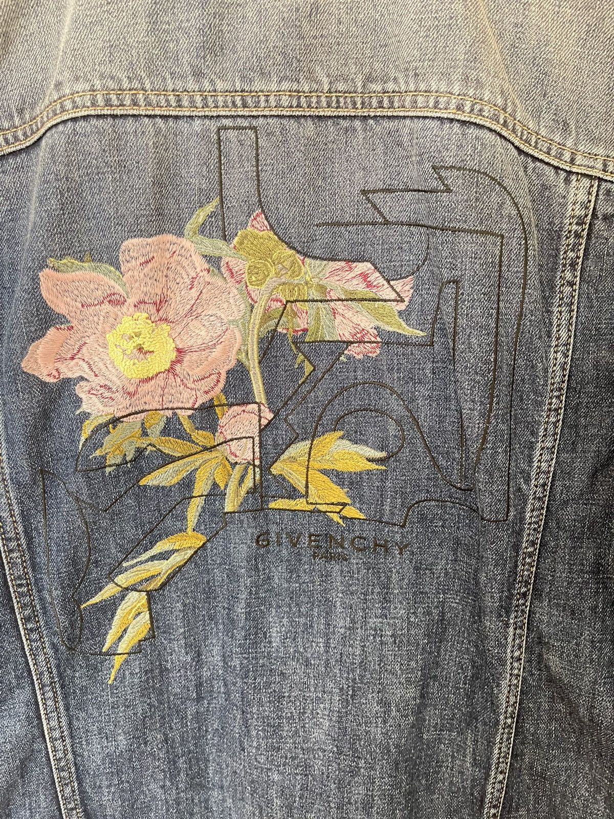 Givenchy Givenchy Floral Embroidered Denim Jacket Size US M / EU 48-50 / 2 - 4 Thumbnail