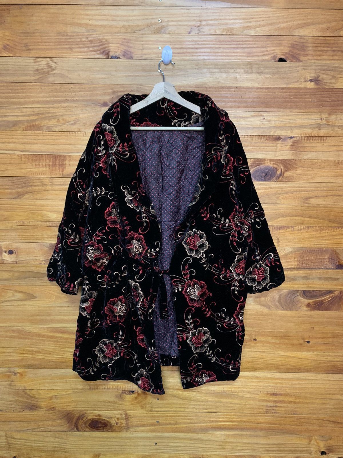 Japanese Brand × Vintage Vintage Embroidered Flowers Velvet Kimono Cardigan Size US M / EU 48-50 / 2 - 1 Thumbnail