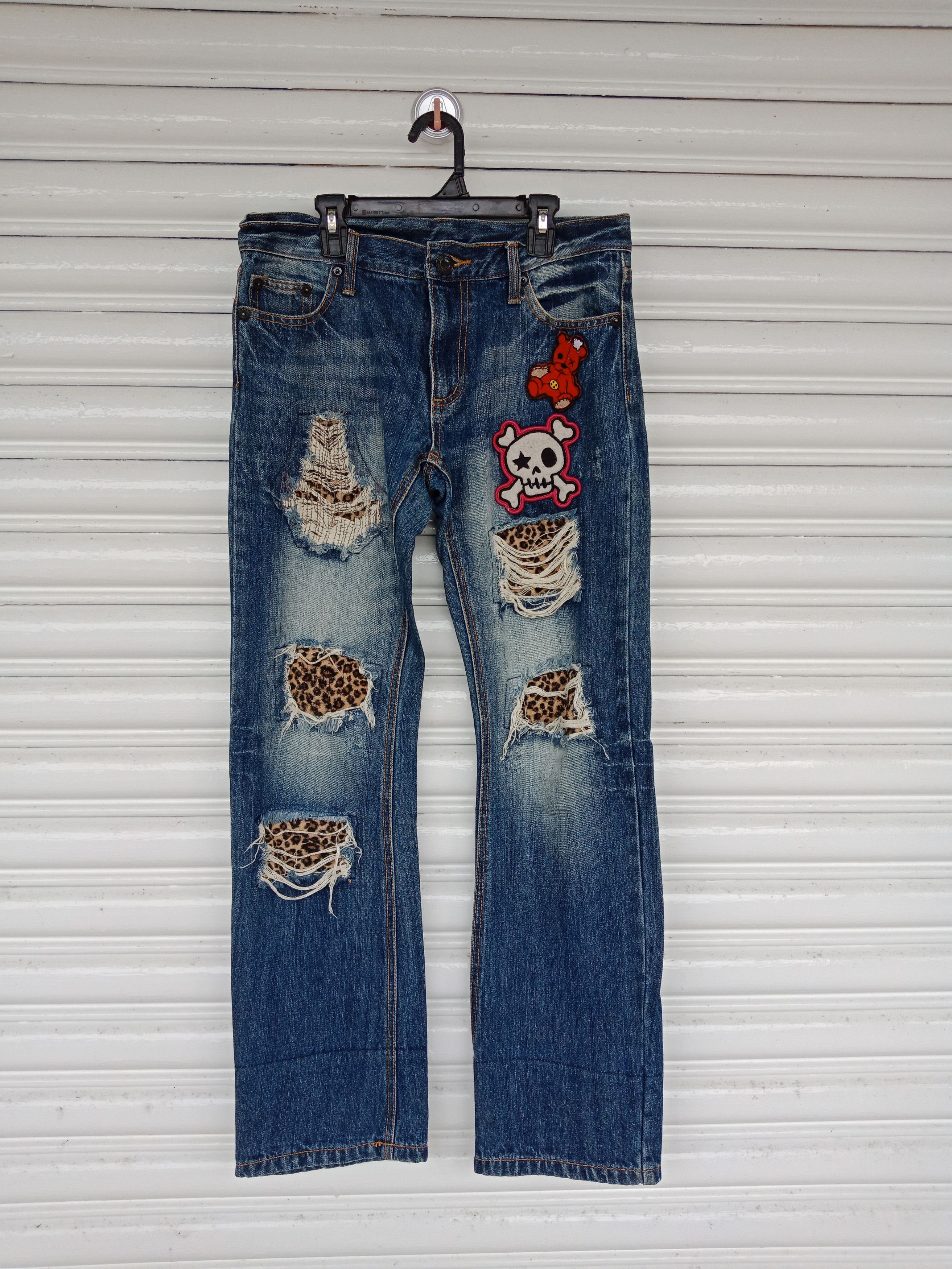 In The Attic Japanese Brand Patches Leopard Distressed Denim Size US 32 / EU 48 - 1 Thumbnail