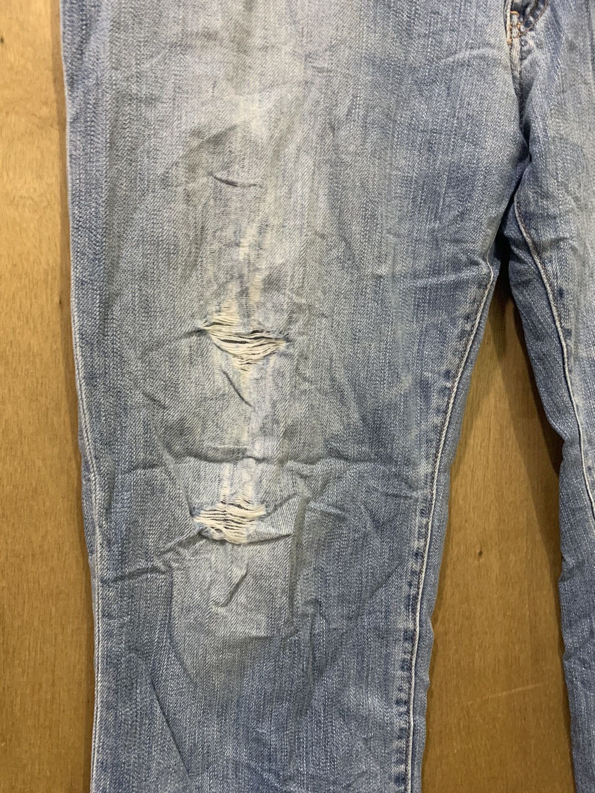 Japanese Brand × Uniqlo UNIQLO Vtg 90s Rugged Women Stonewash Distressed Denim Jeans Size US 34 / EU 50 - 8 Thumbnail