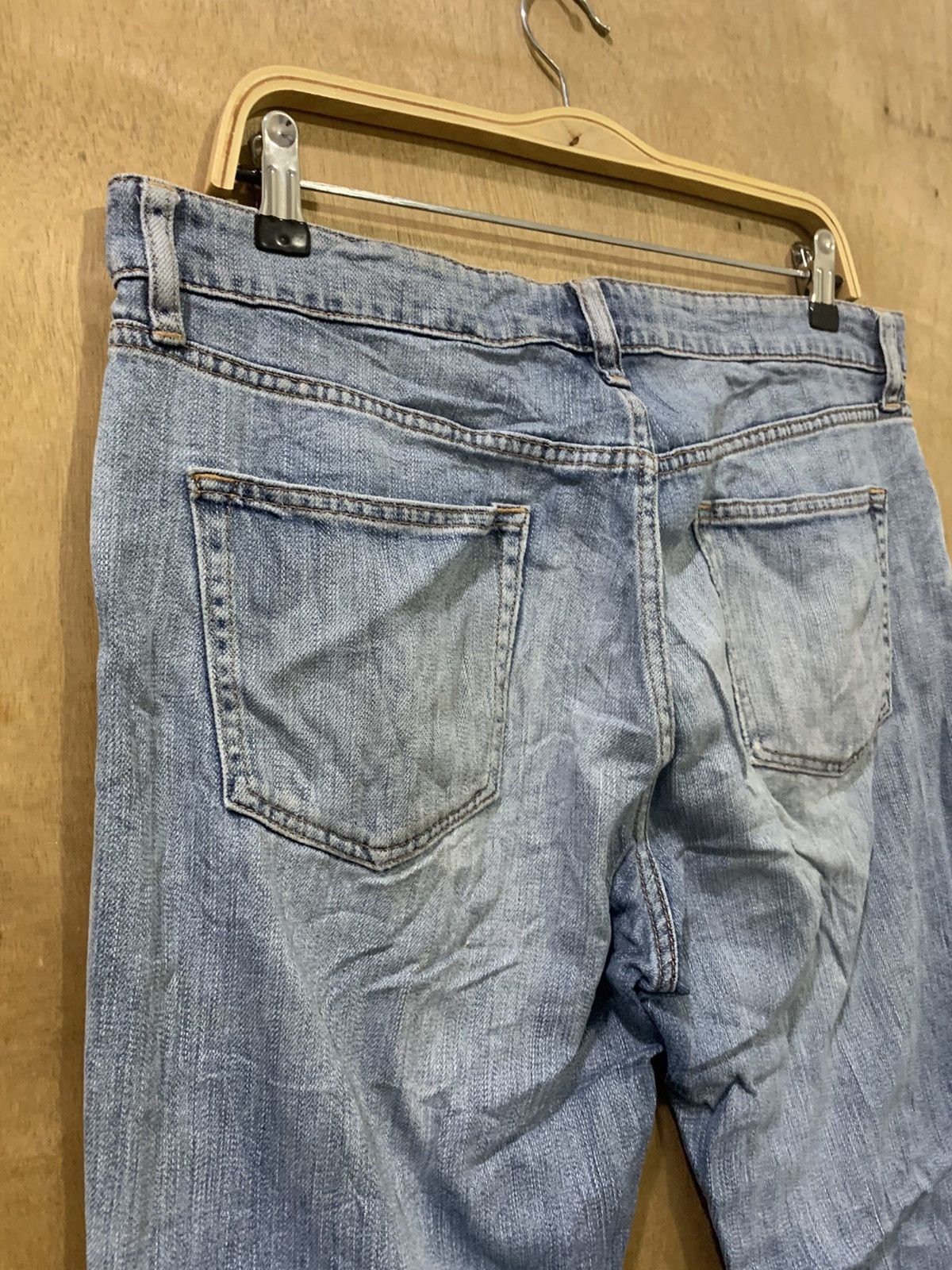 Japanese Brand × Uniqlo UNIQLO Vtg 90s Rugged Women Stonewash Distressed Denim Jeans Size US 34 / EU 50 - 14 Thumbnail