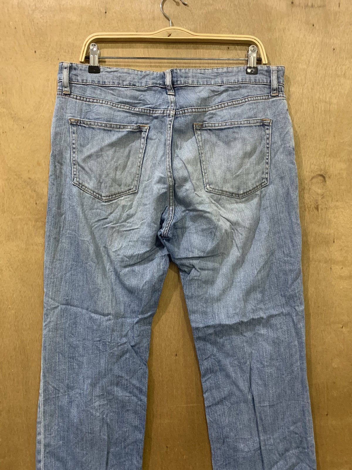 Japanese Brand × Uniqlo UNIQLO Vtg 90s Rugged Women Stonewash Distressed Denim Jeans Size US 34 / EU 50 - 12 Thumbnail