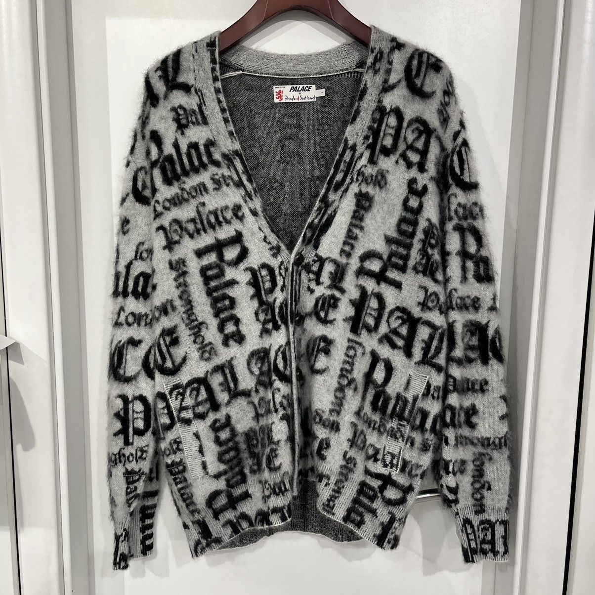 Palace × Pringle Of Scotland Palace Ye Olde Pringle Knit White 