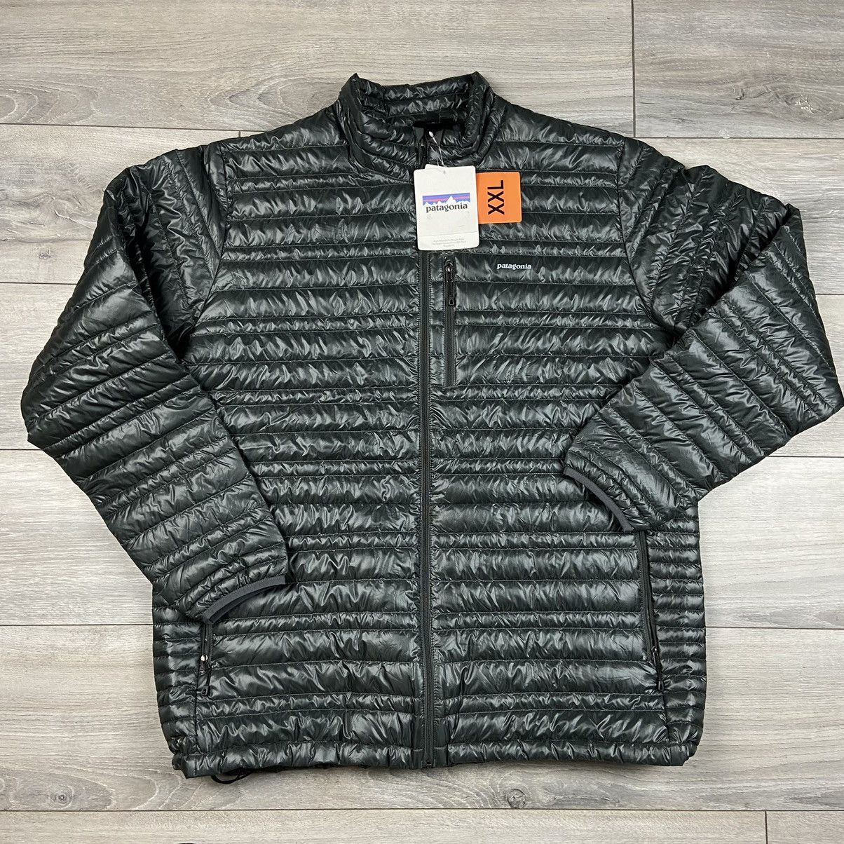 New* Patagonia Ultralight Goose Down Jacket*XXL Forge Grey)